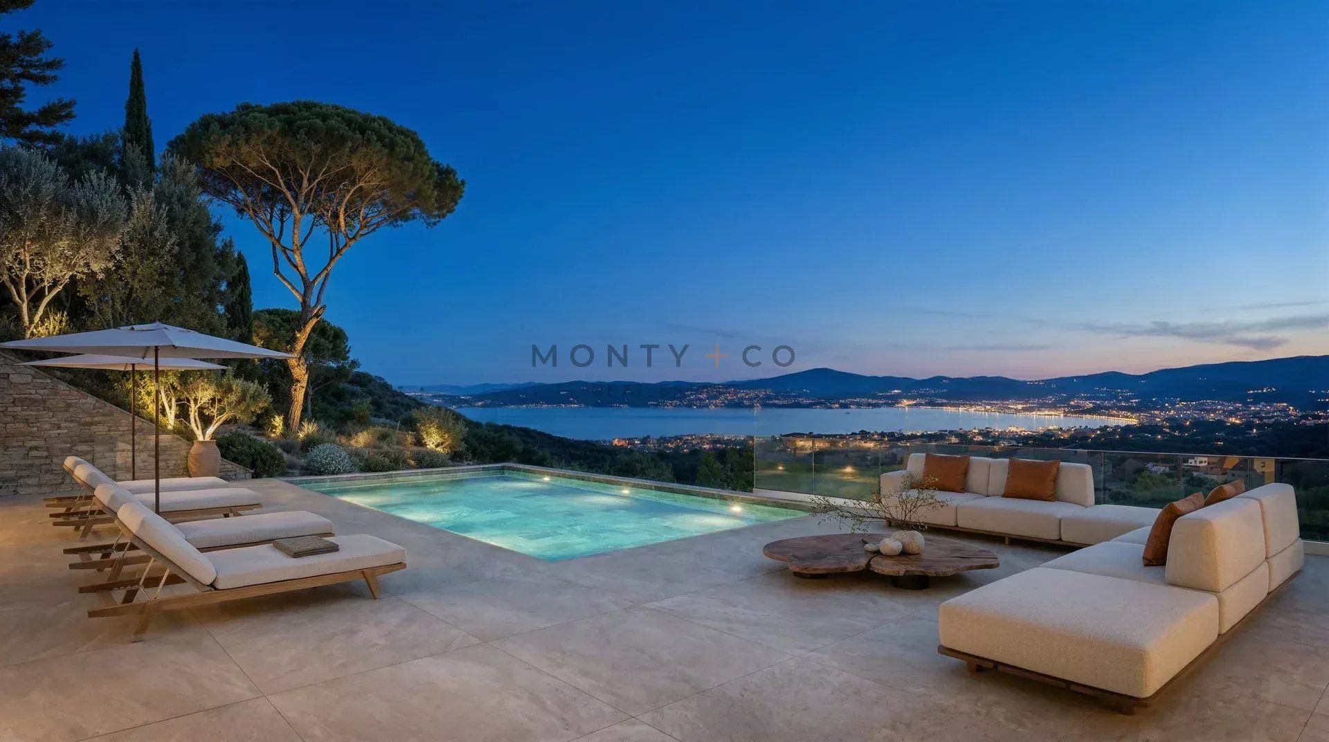 villa 6 Rooms for sale on Grimaud (83310)