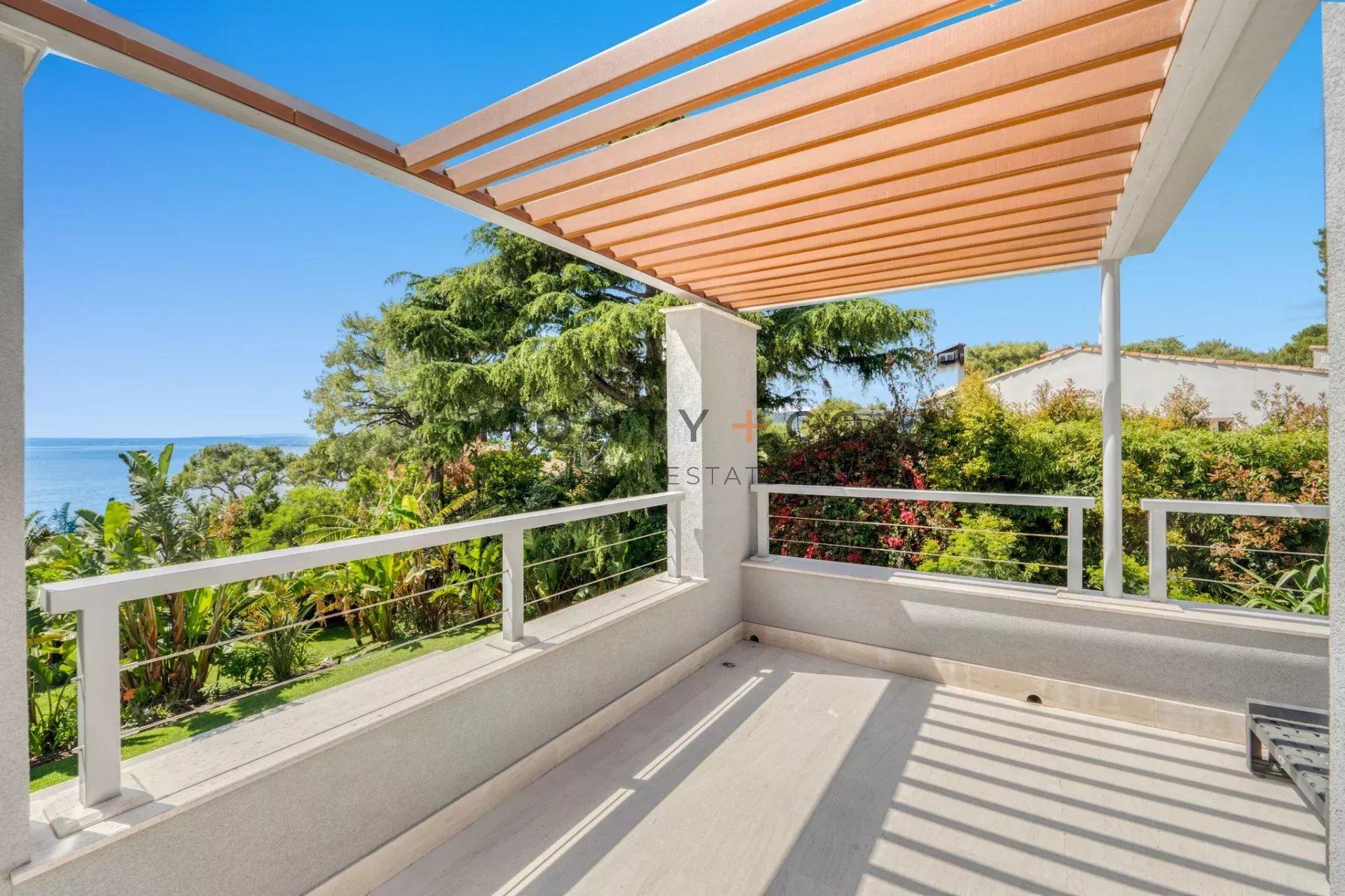 villa for sale on Saint-Jean-Cap-Ferrat (06230)