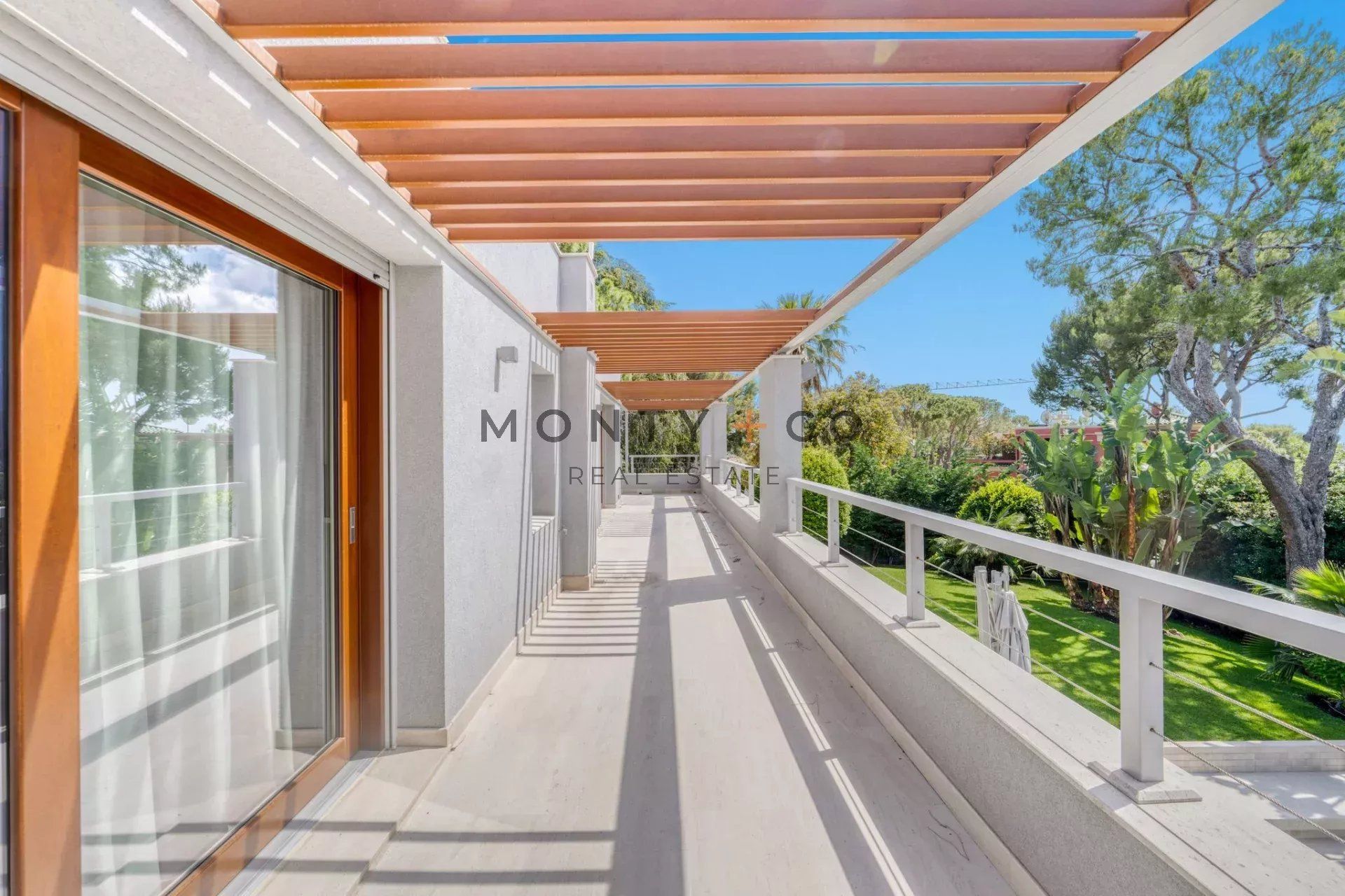 villa for sale on Saint-Jean-Cap-Ferrat (06230)