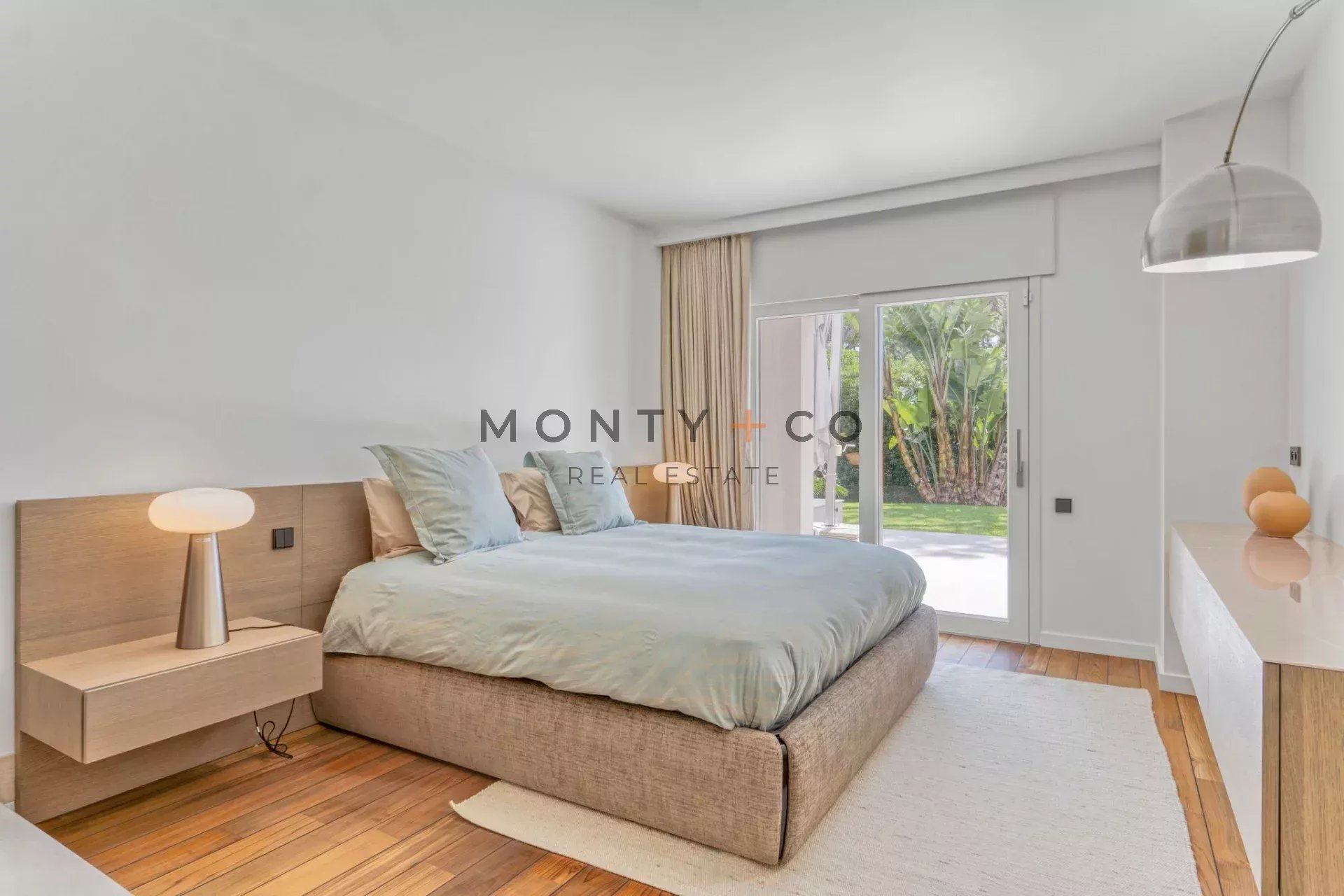 villa for sale on Saint-Jean-Cap-Ferrat (06230)