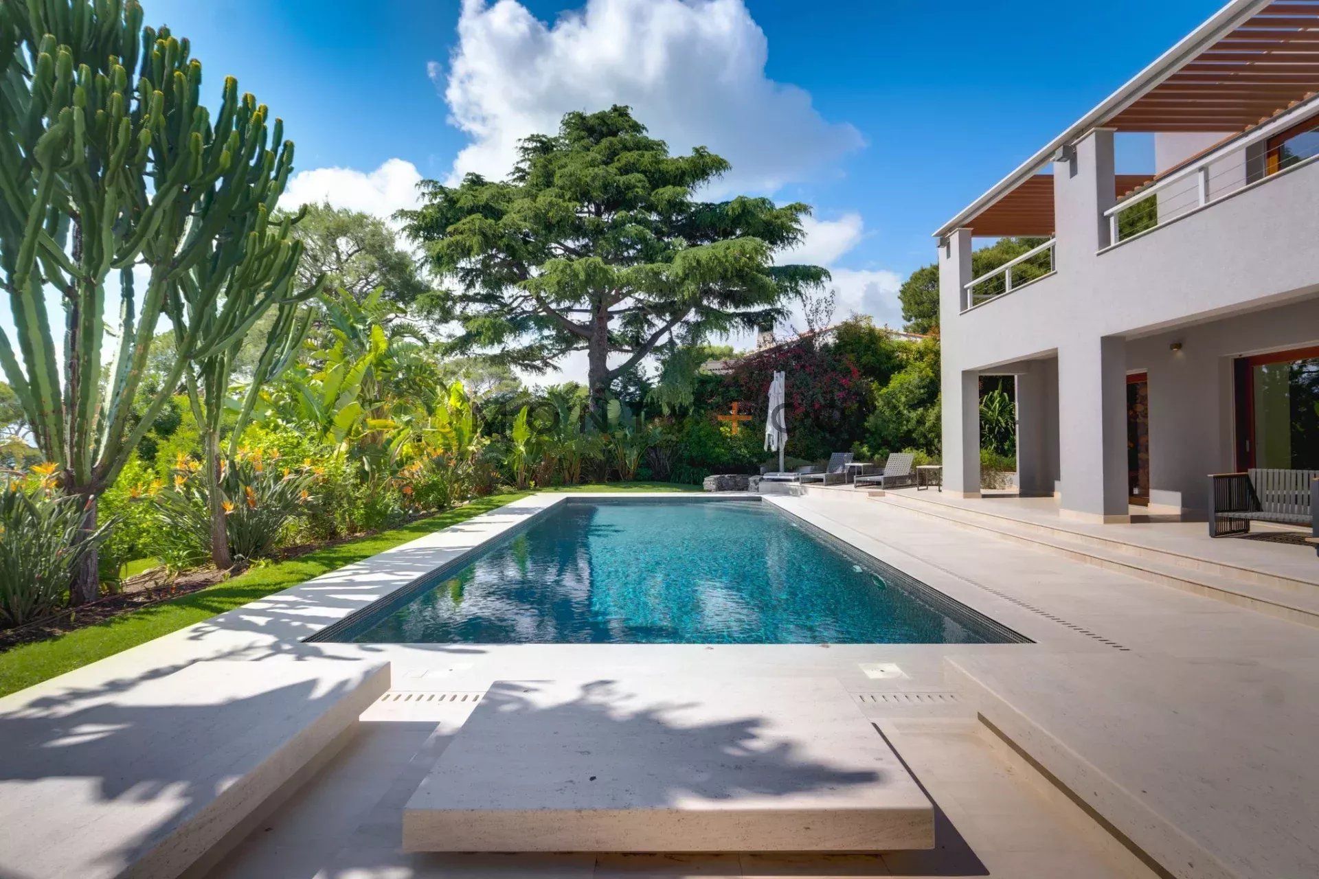 villa for sale on Saint-Jean-Cap-Ferrat (06230)