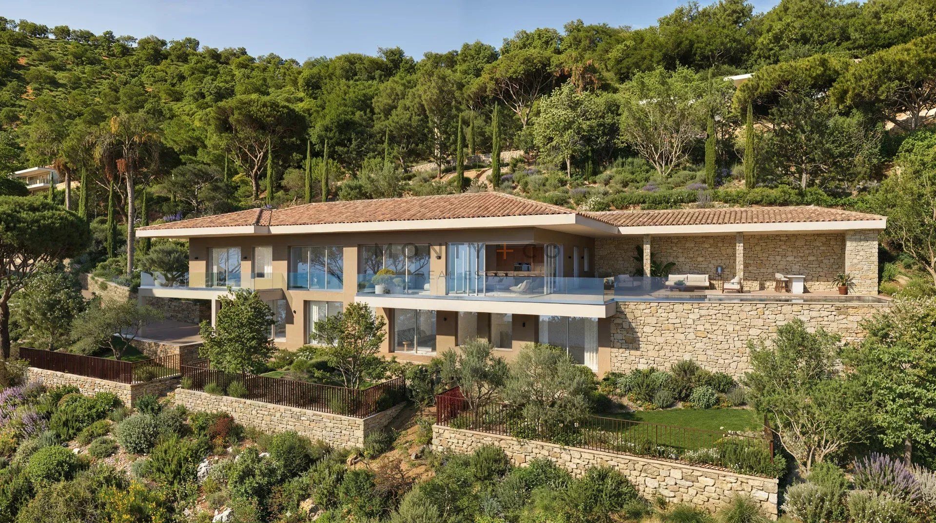 villa 6 Rooms for sale on Grimaud (83310)