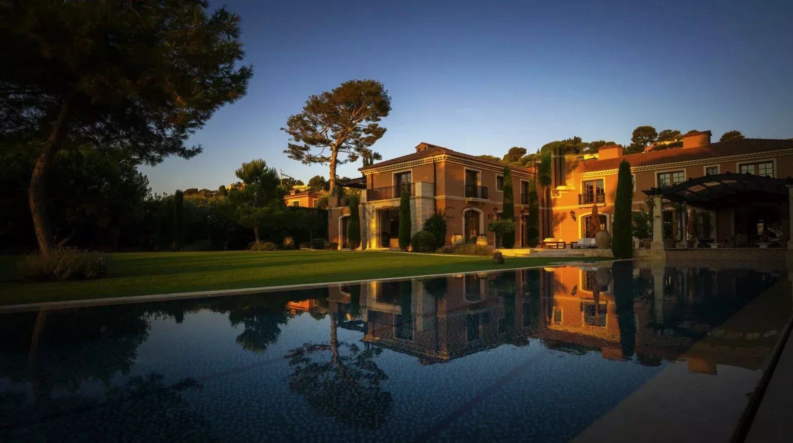 villa for seasonal rent on Saint-Jean-Cap-Ferrat (06230)