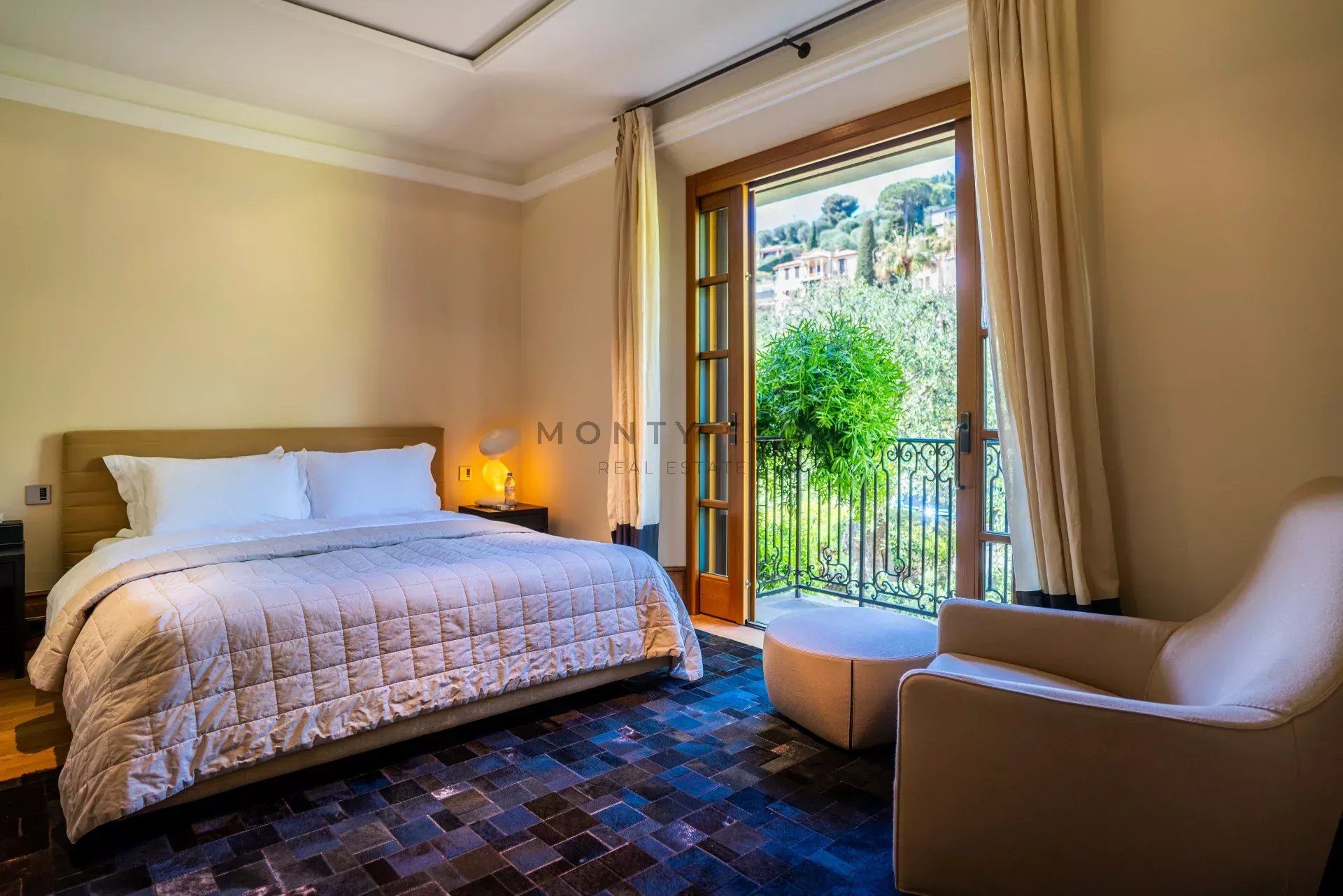 villa for seasonal rent on Saint-Jean-Cap-Ferrat (06230)