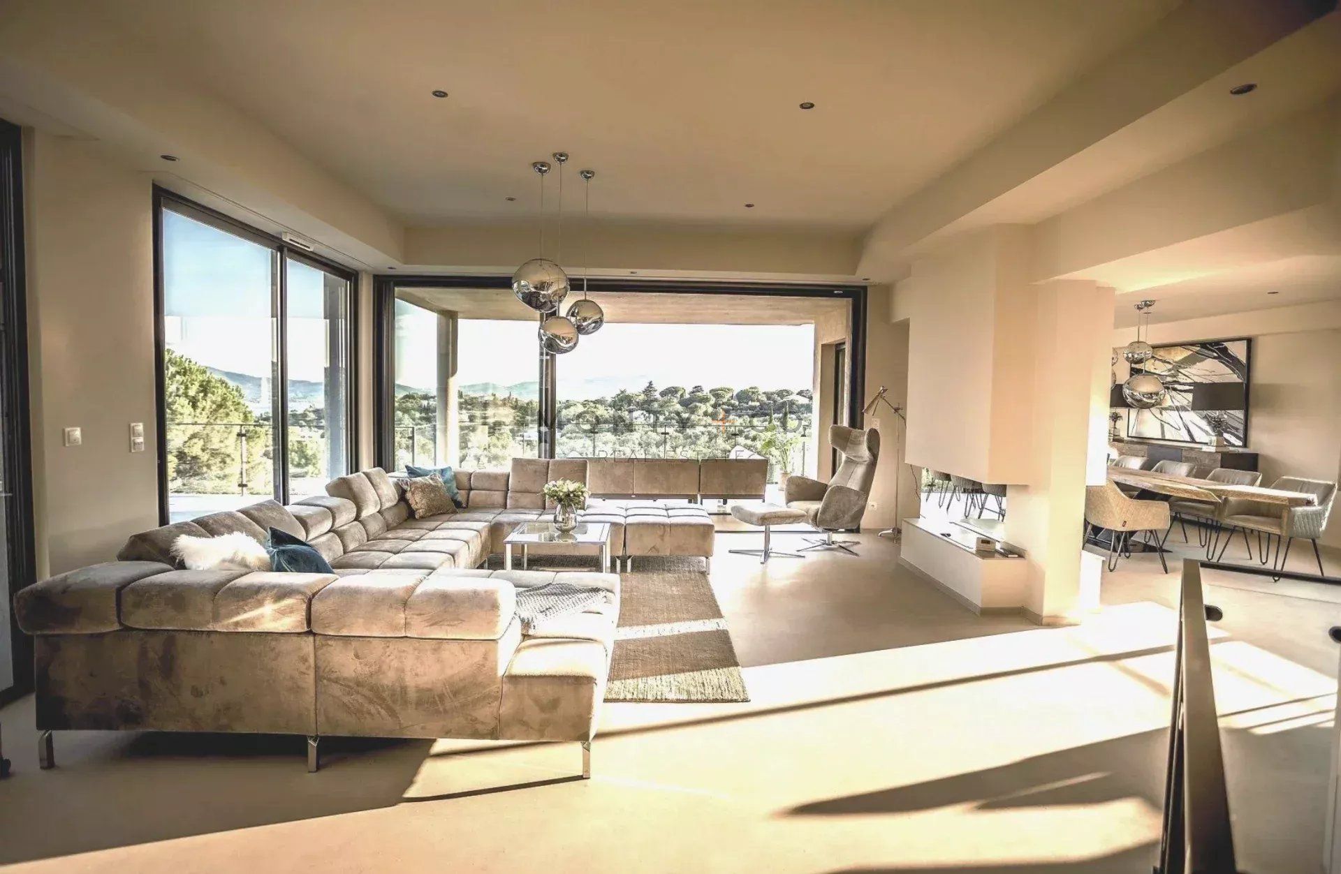 villa for sale on Grimaud (83310)