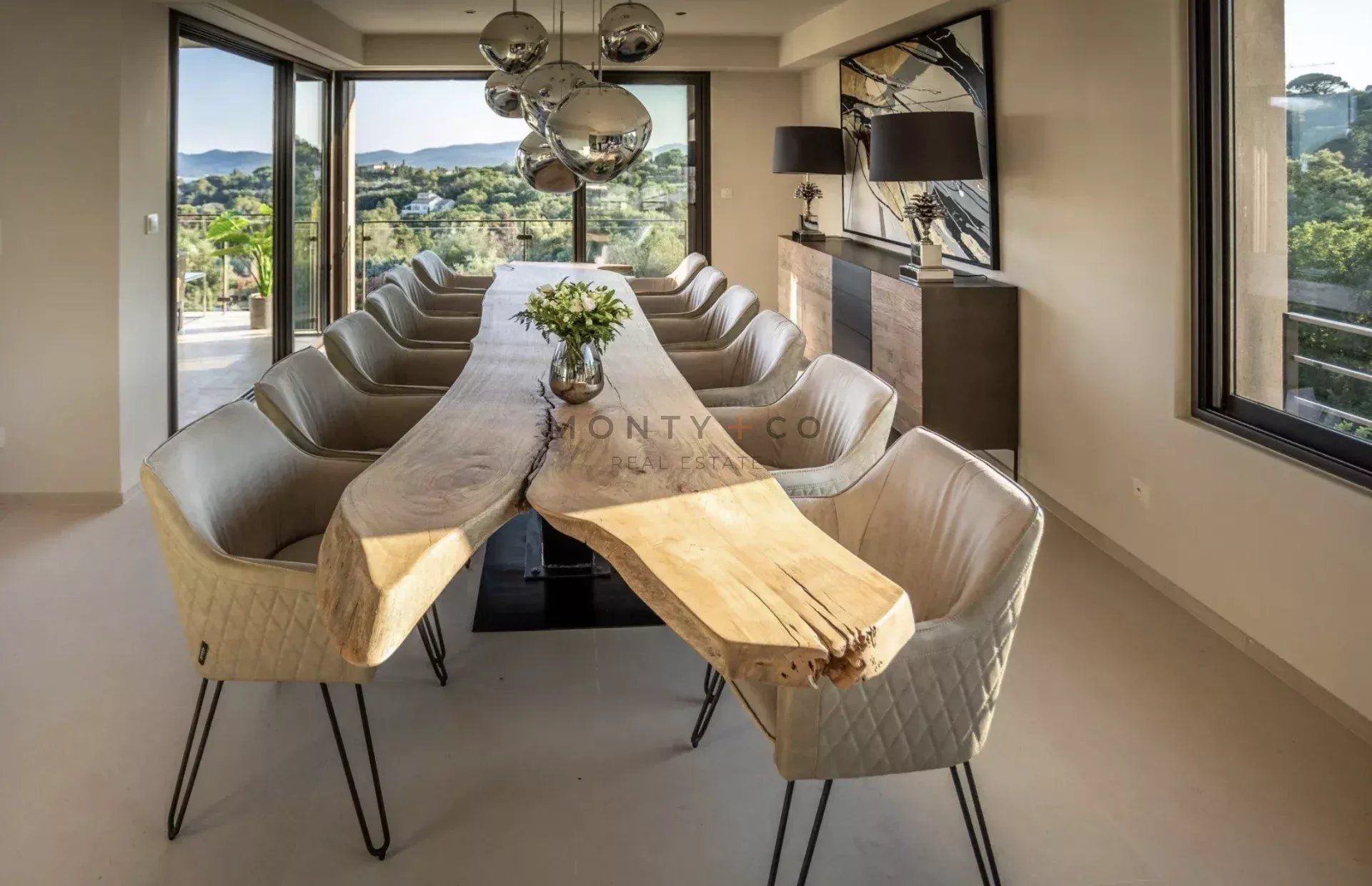 villa for sale on Grimaud (83310)