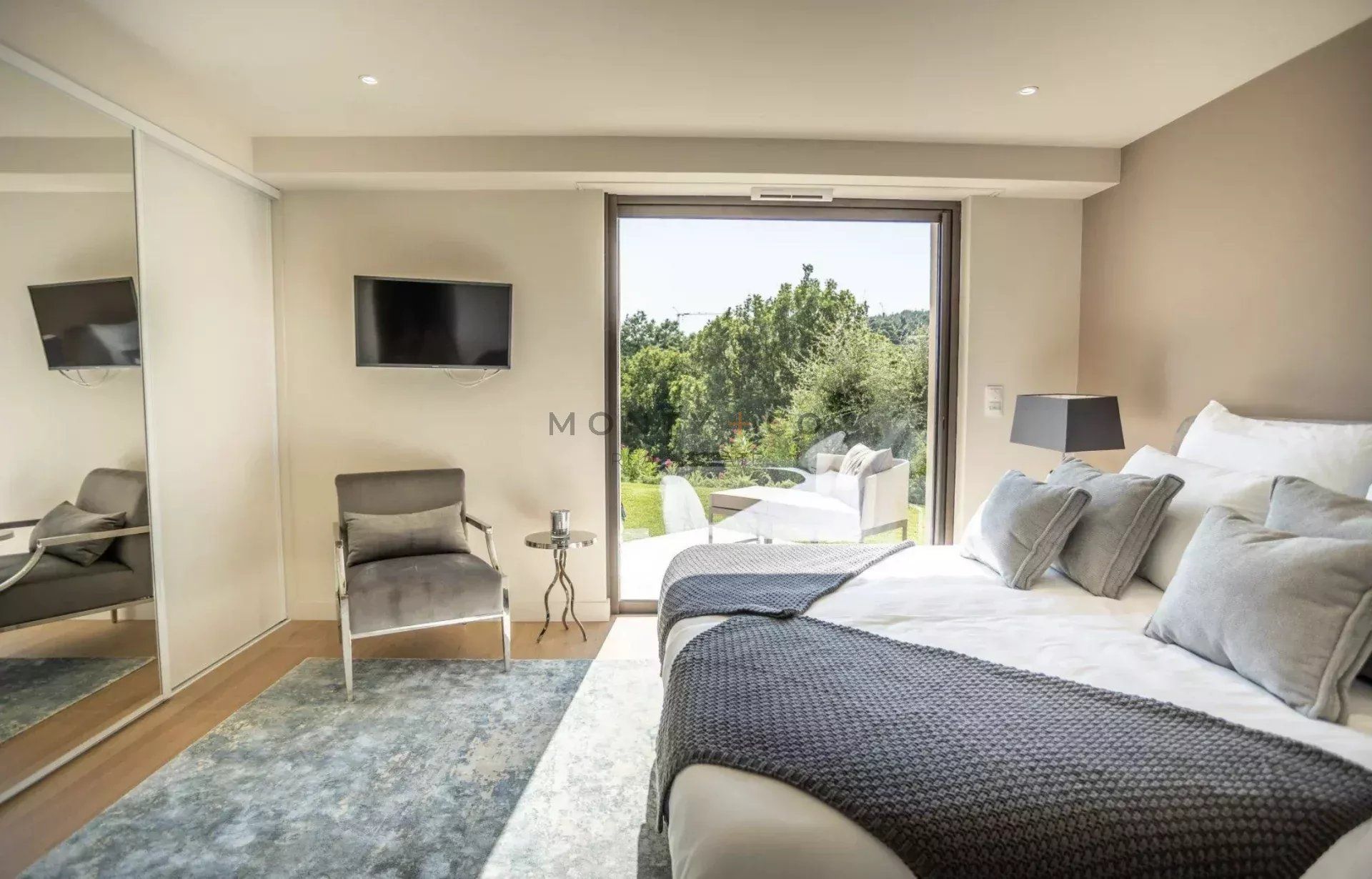 villa for sale on Grimaud (83310)