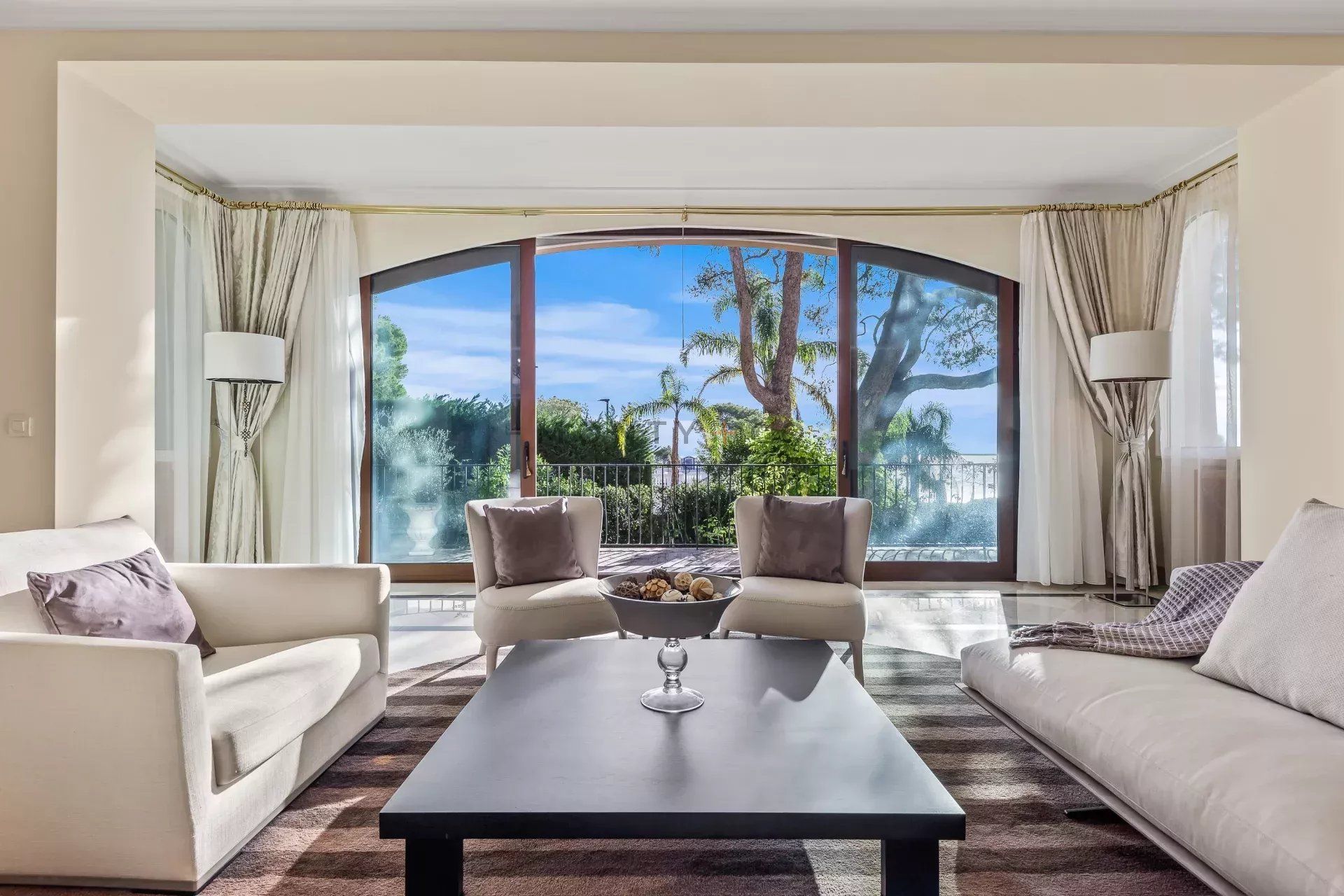 villa for sale on Saint-Jean-Cap-Ferrat (06230)