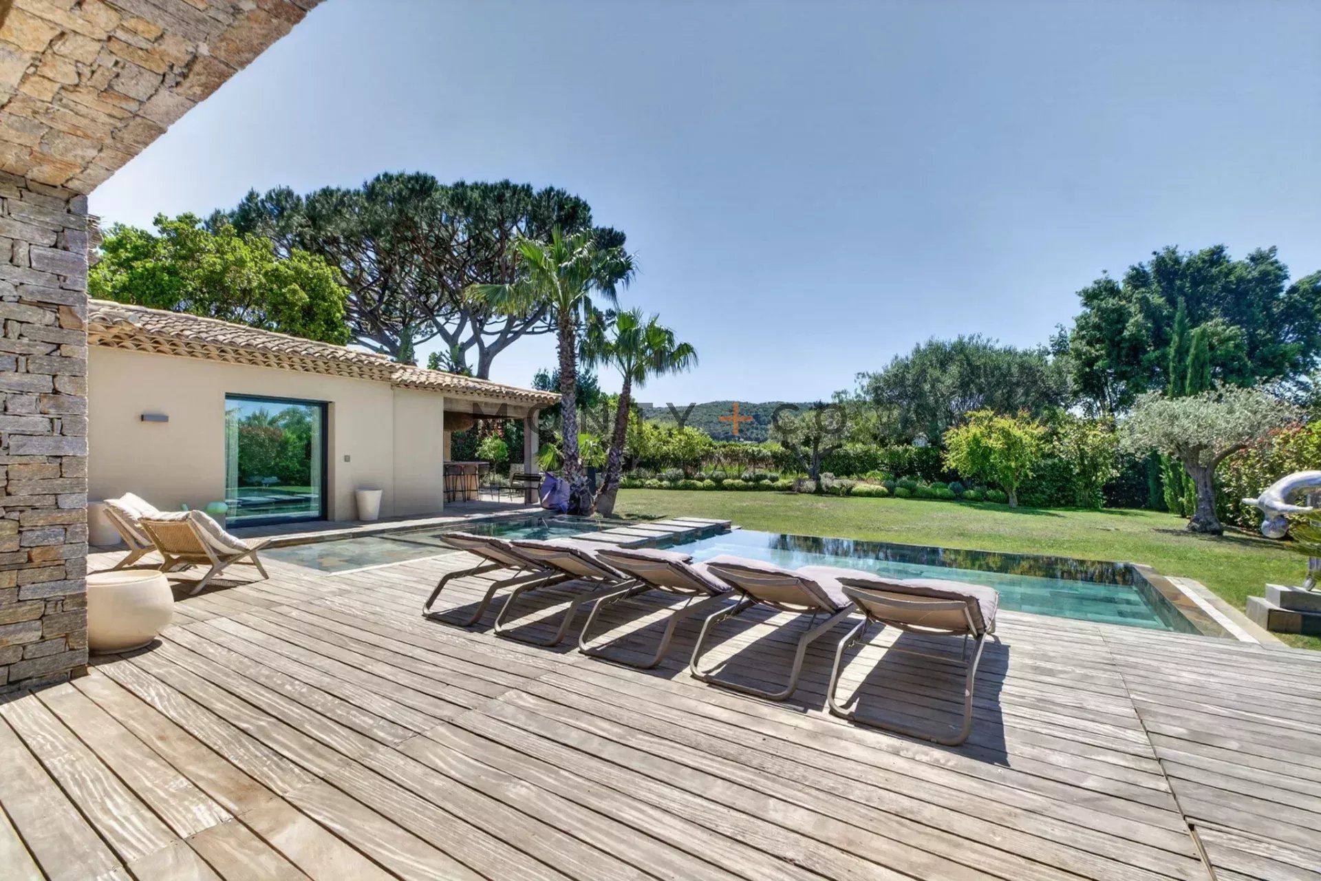 villa for sale on Saint-Tropez (83990)