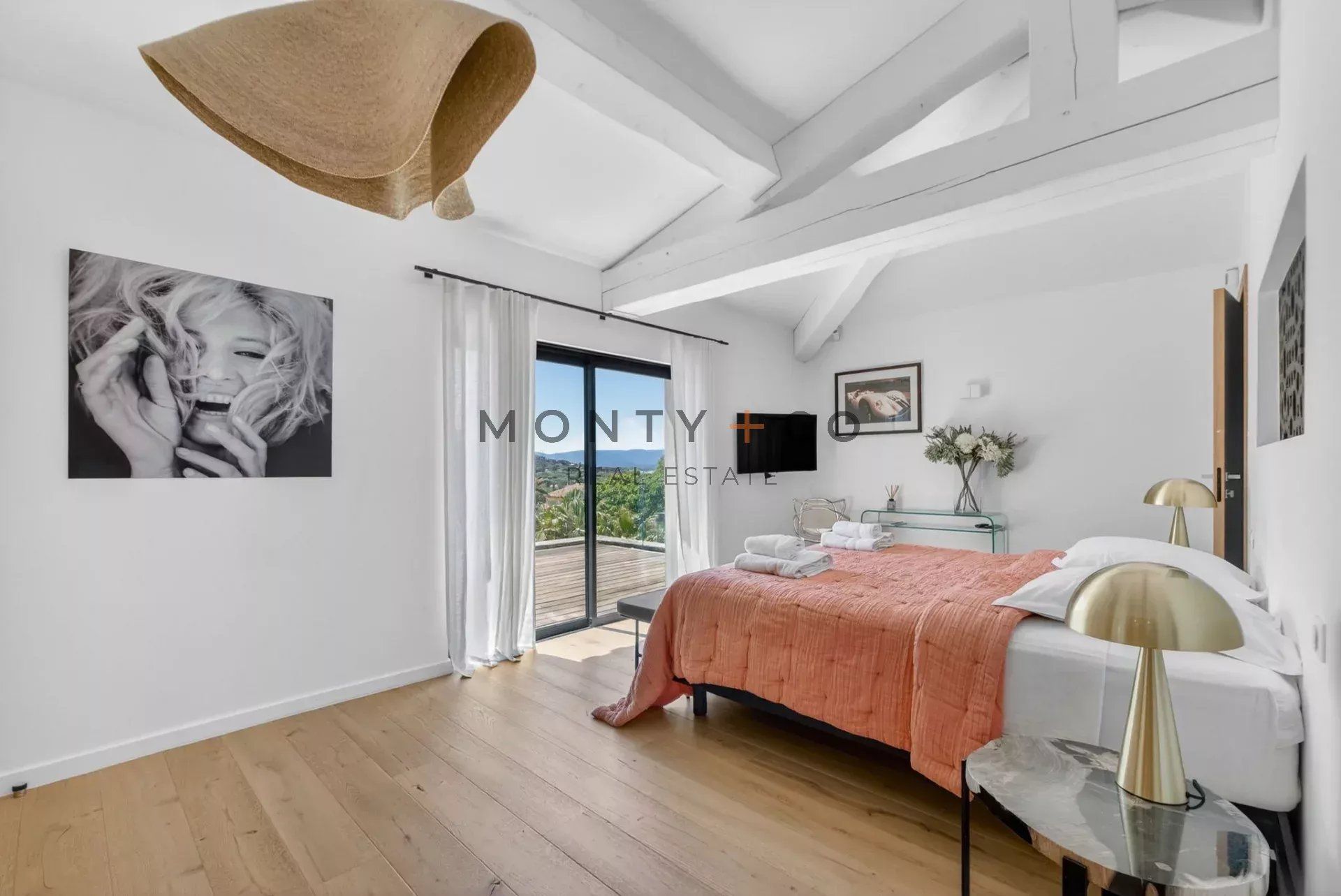 villa for sale on Saint-Tropez (83990)