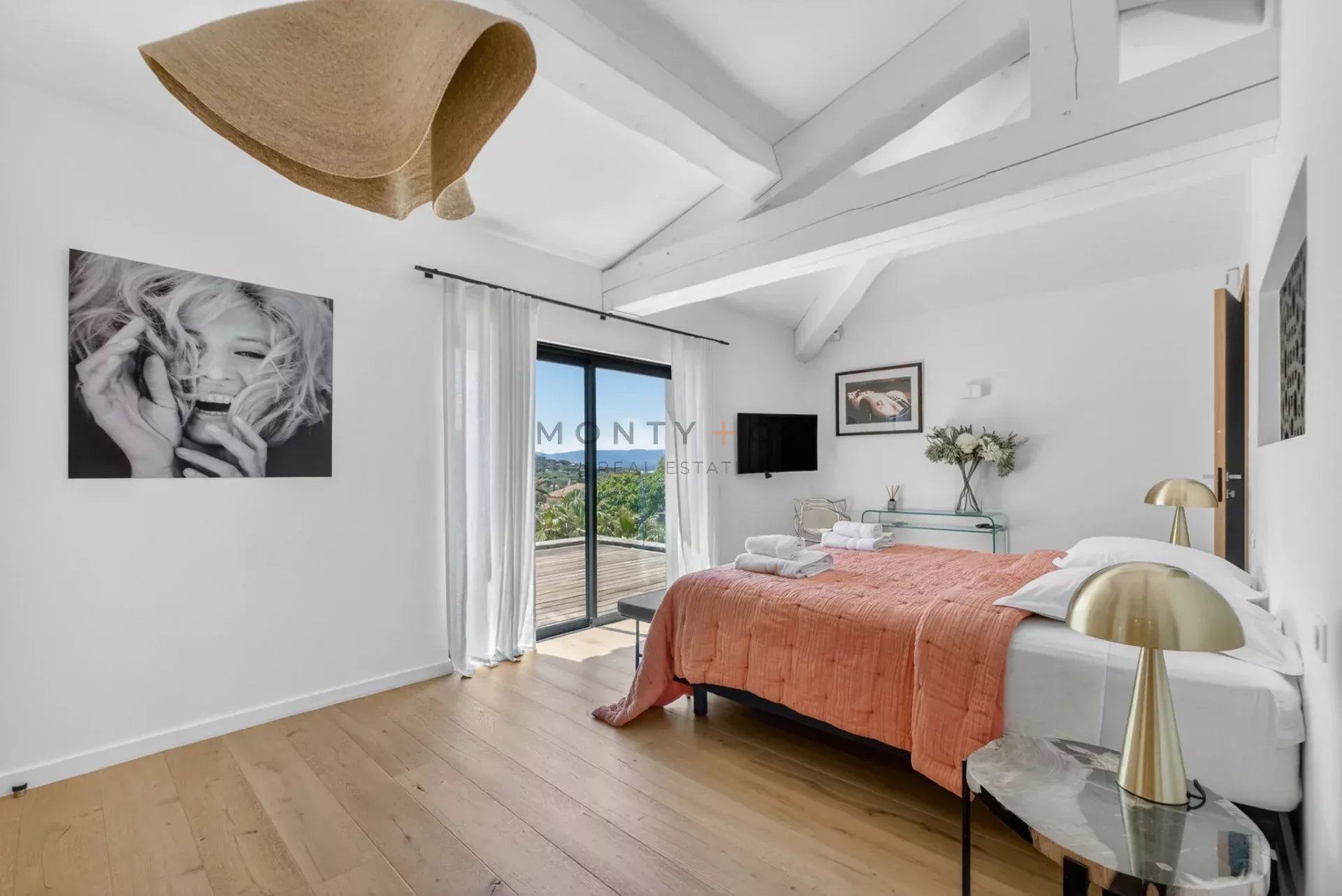 villa for sale on Saint-Tropez (83990)