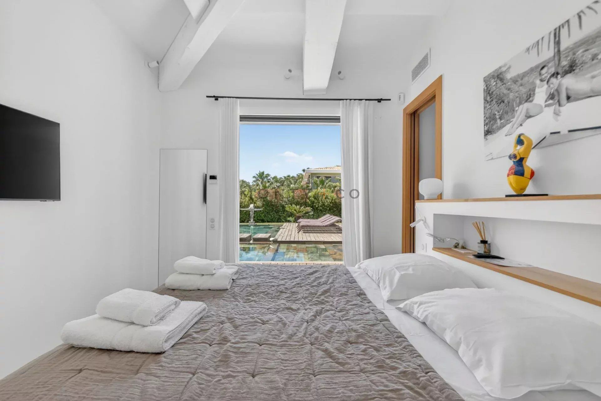 villa for sale on Saint-Tropez (83990)