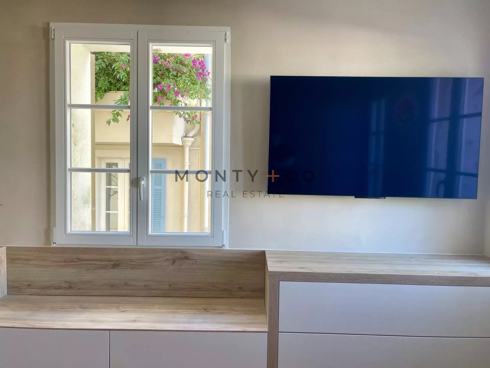 house for sale on Saint-Tropez (83990)