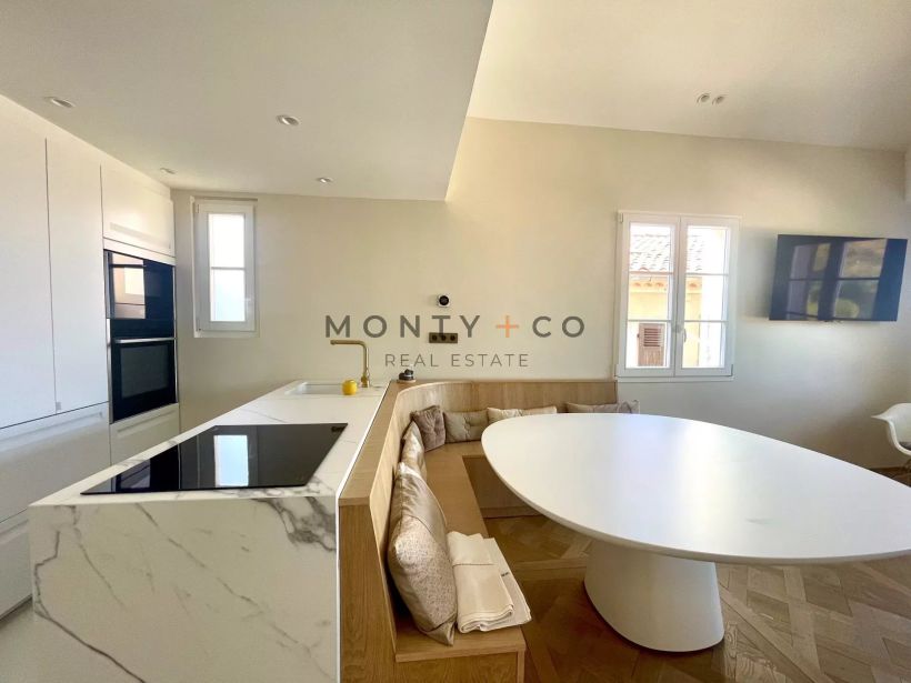 house for sale on Saint-Tropez (83990)