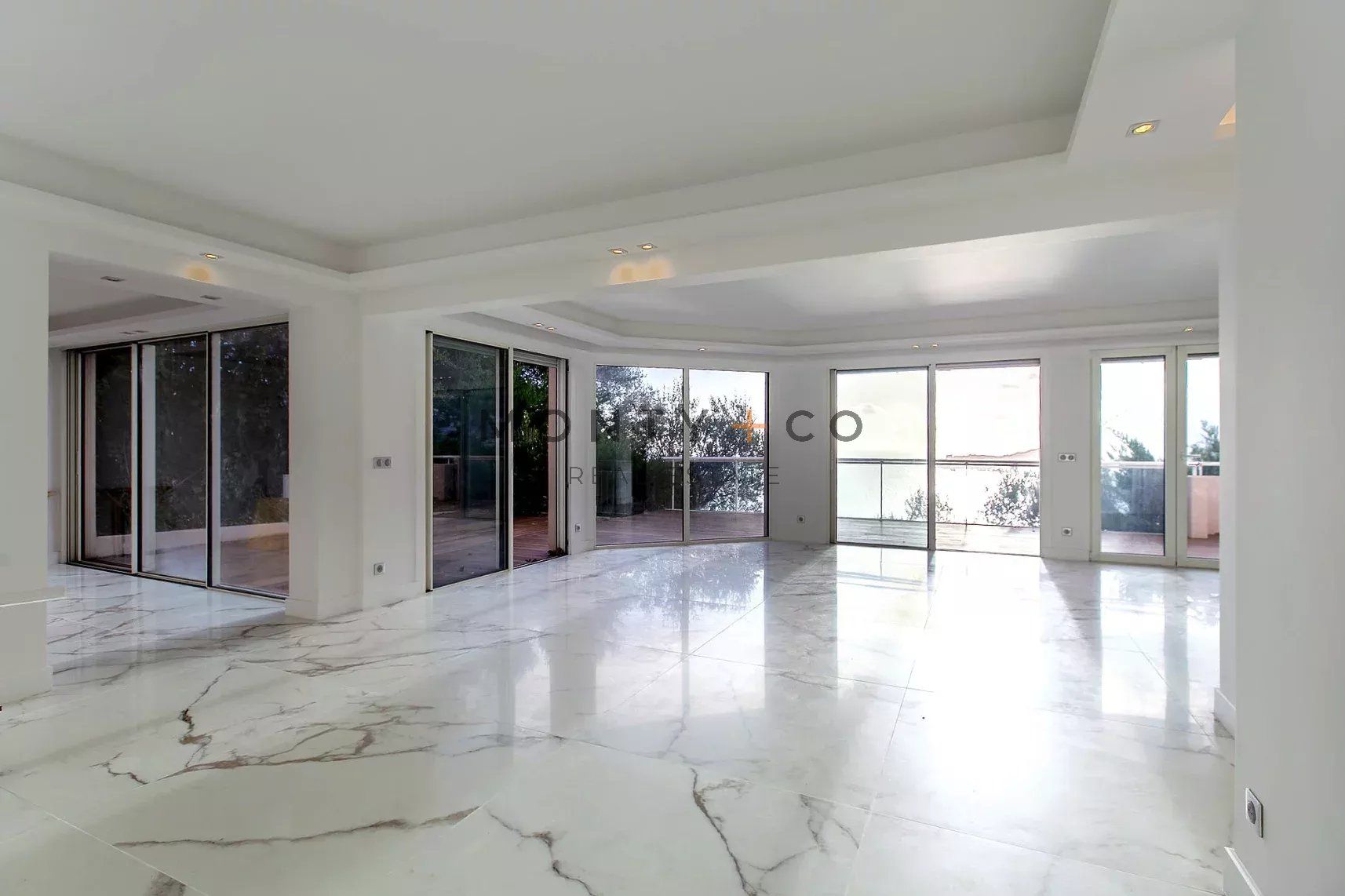 apartment 4 Rooms for sale on Roquebrune-Cap-Martin (06190)