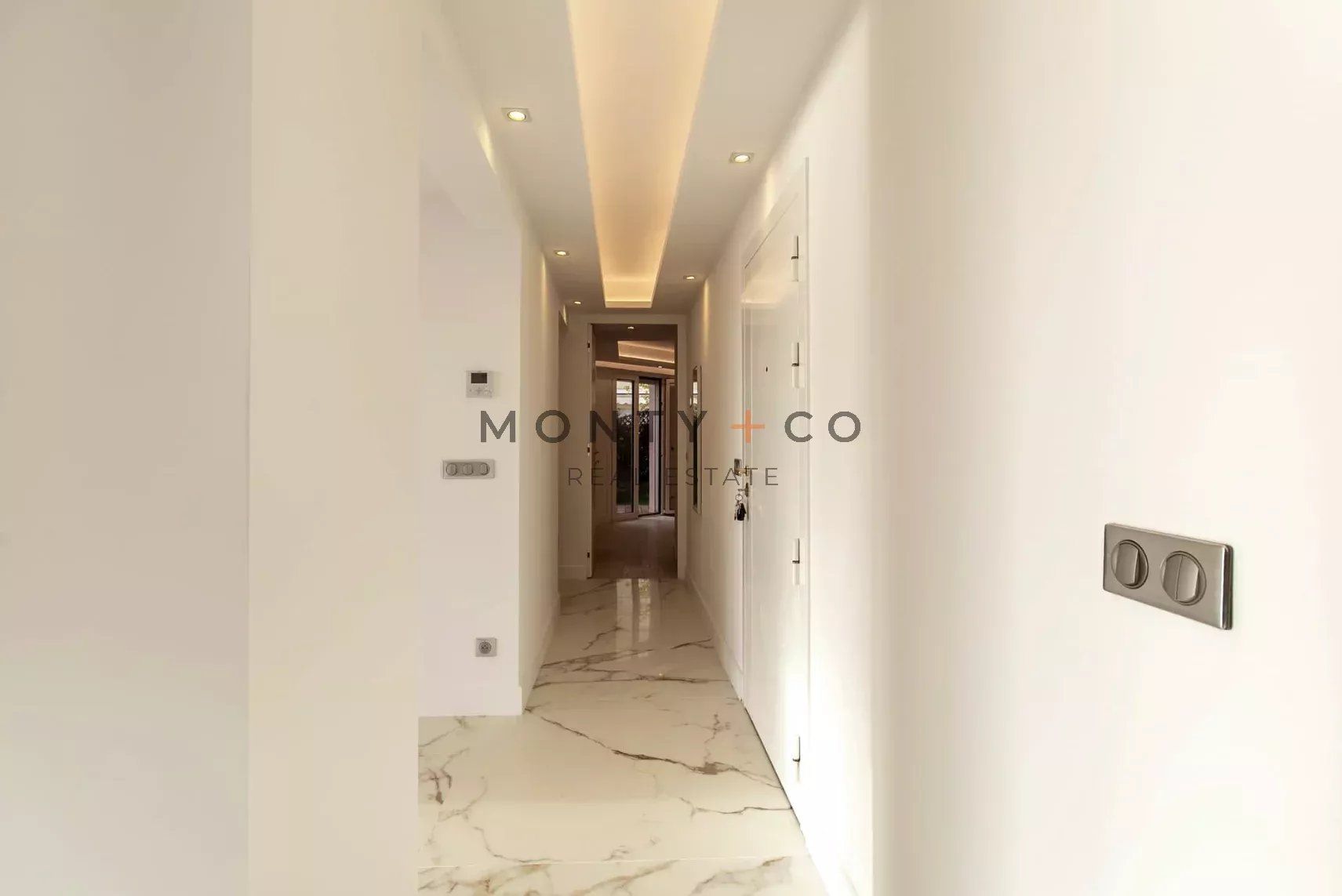 apartment 4 Rooms for sale on Roquebrune-Cap-Martin (06190)