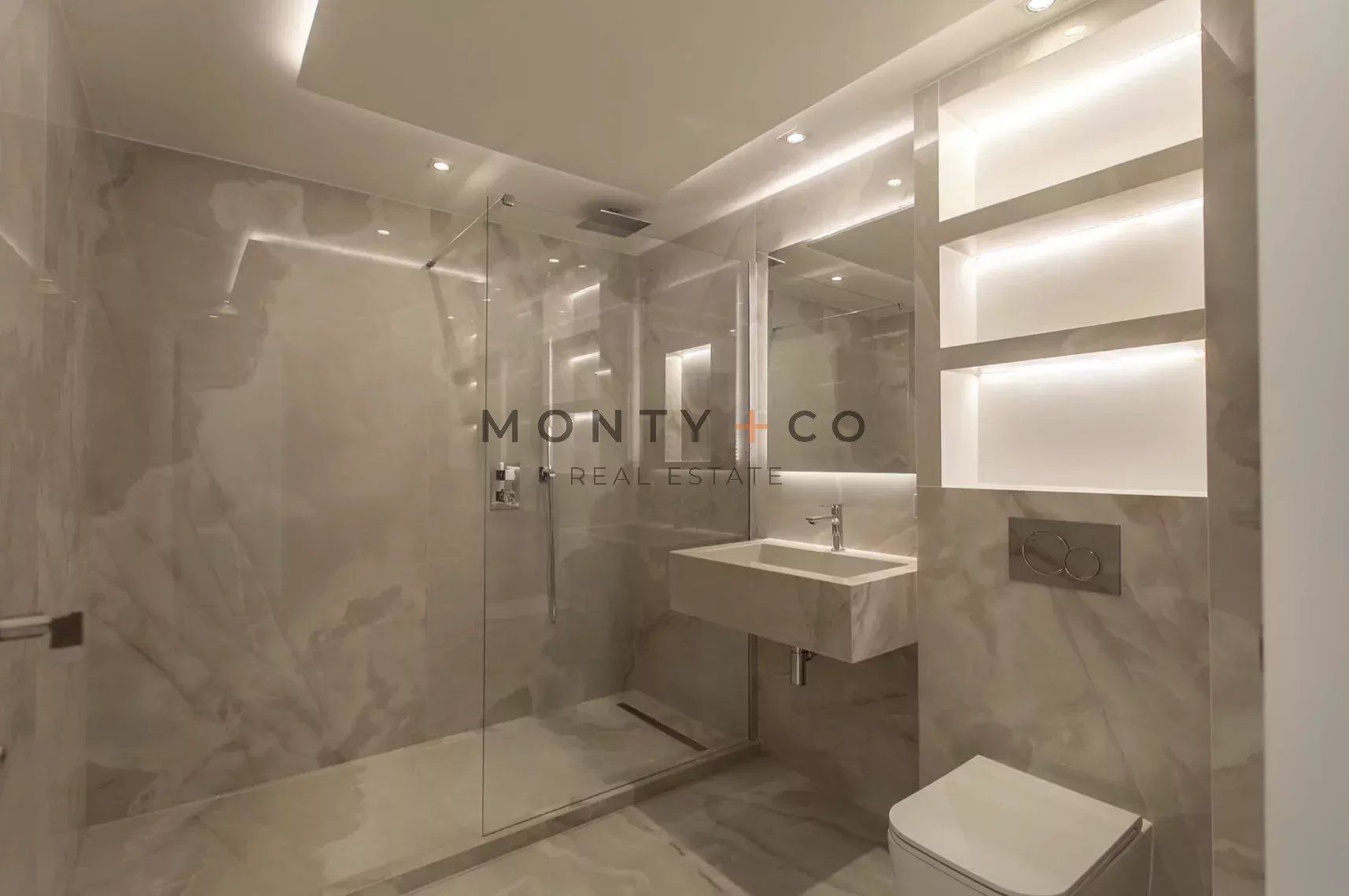 apartment 4 Rooms for sale on Roquebrune-Cap-Martin (06190)