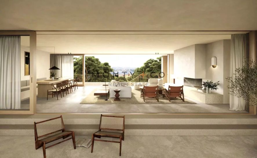 apartment 5 Rooms for sale on Saint-Tropez (83990)