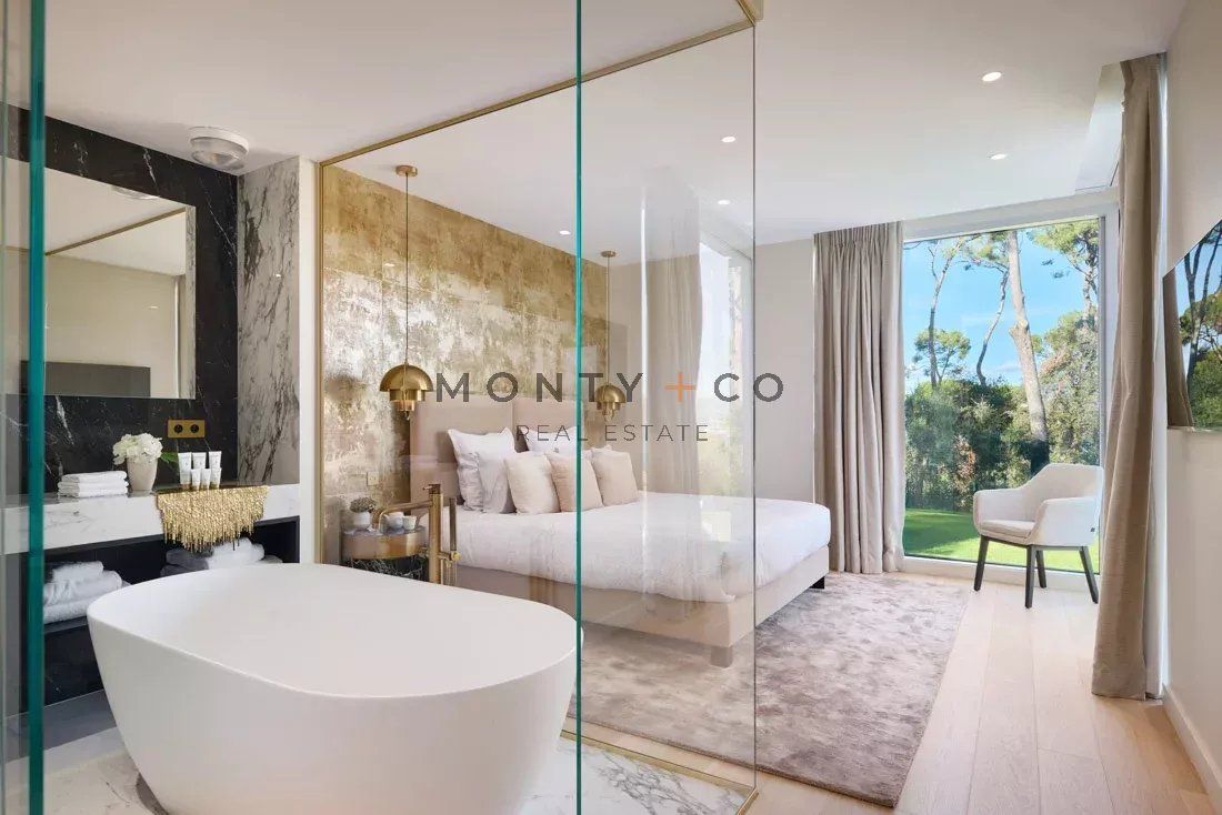 villa for sale on Antibes (06160)