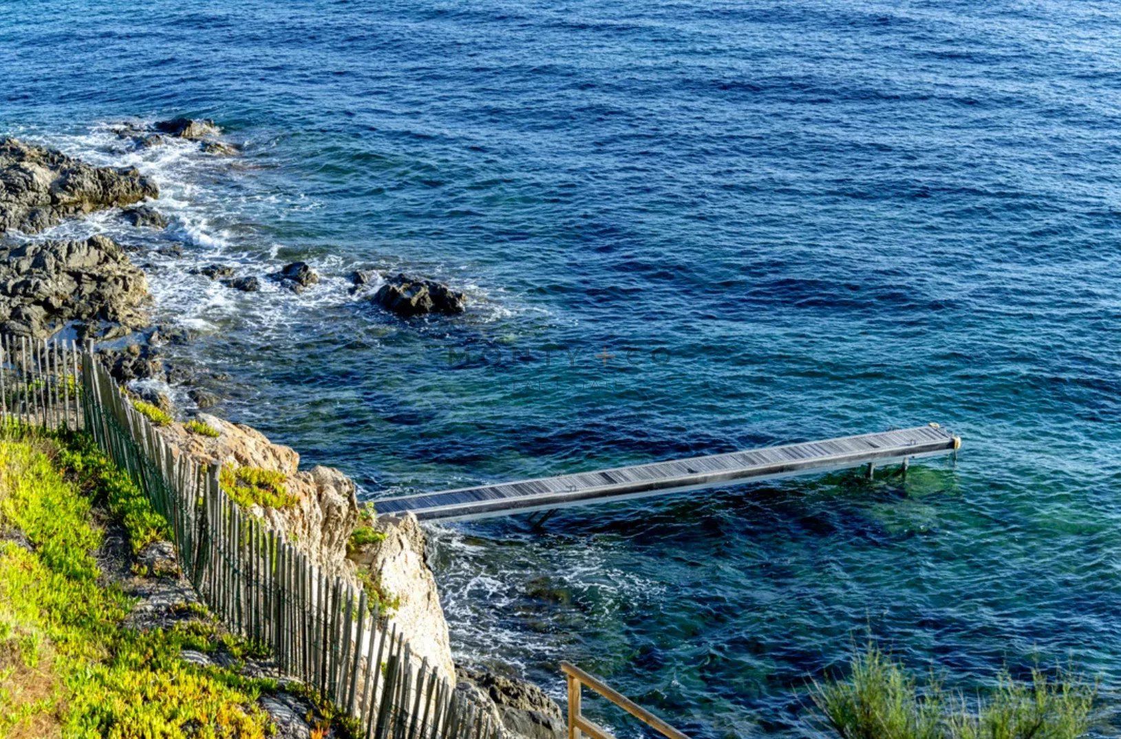 villa en location saisonnière sur Saint-Tropez (83990)