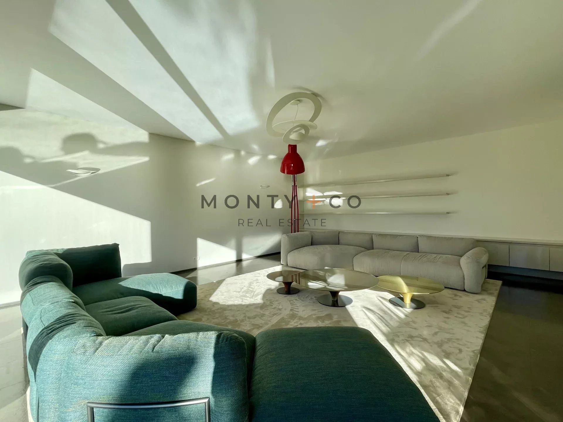villa for seasonal rent on Cap-d'Ail (06320)
