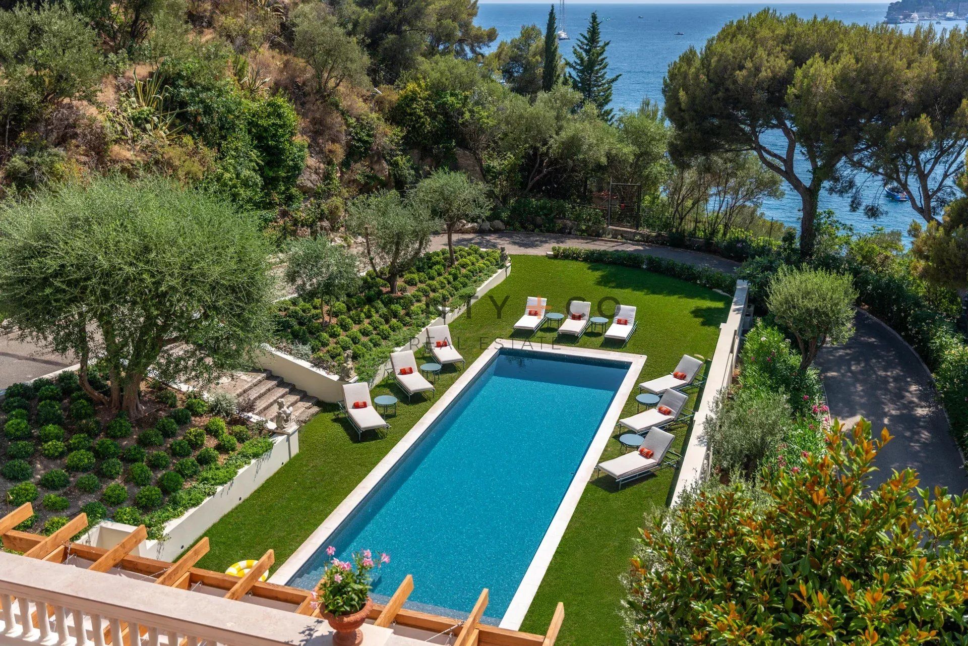 villa for seasonal rent on Roquebrune-Cap-Martin (06190)