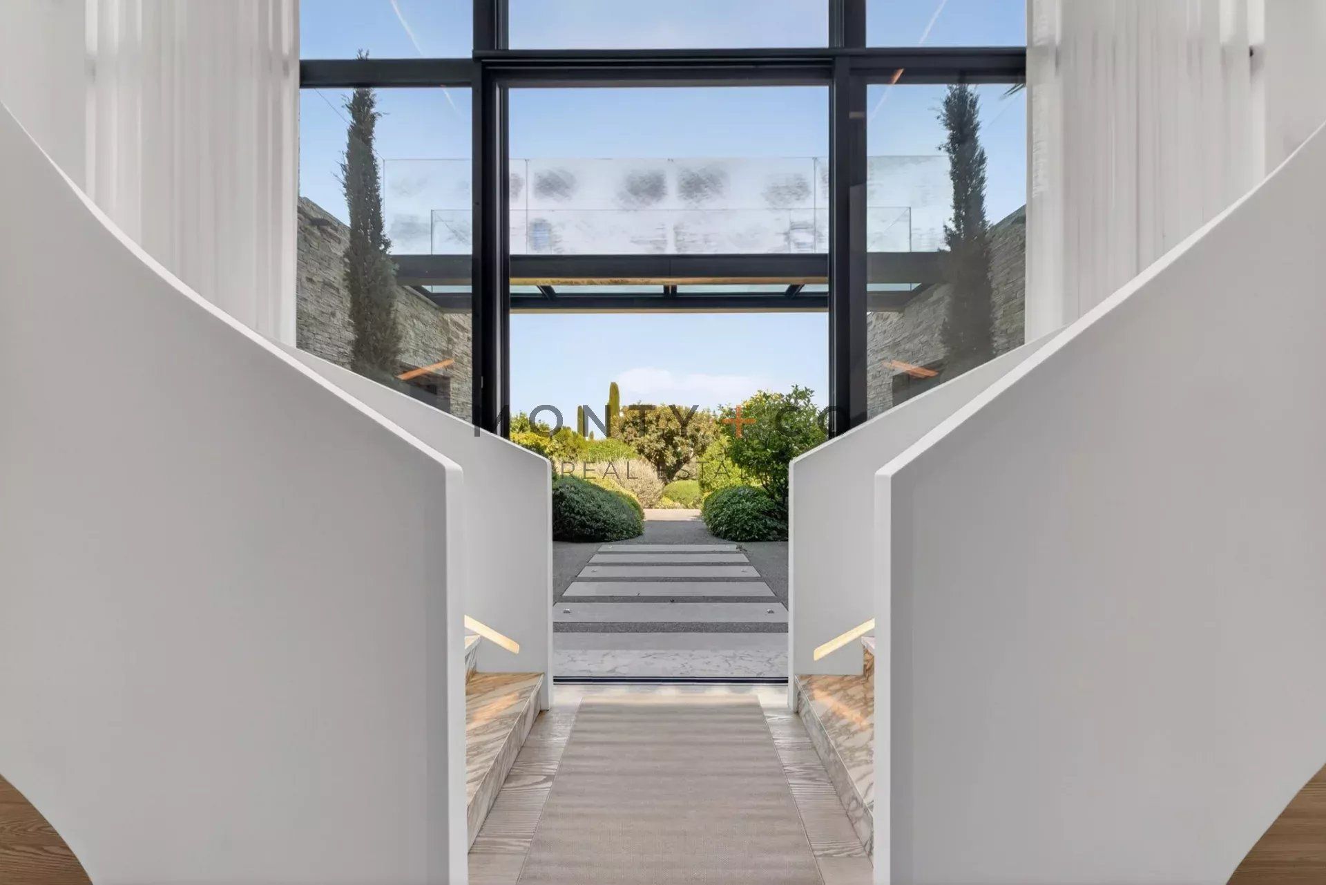 villa for seasonal rent on Saint-Tropez (83990)