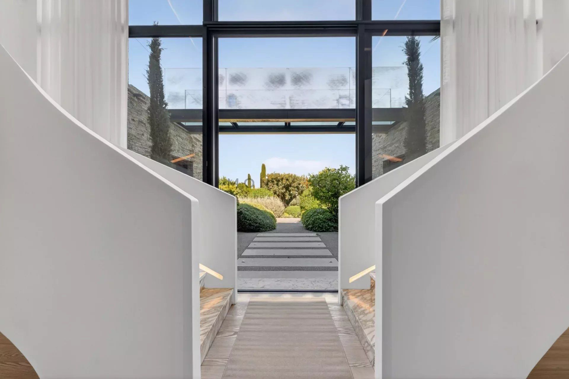 villa en location saisonnière sur Saint-Tropez (83990)