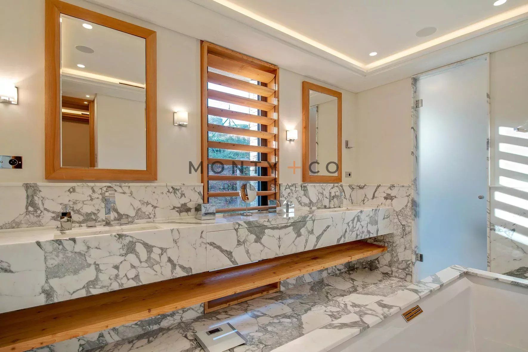 villa for seasonal rent on Saint-Tropez (83990)