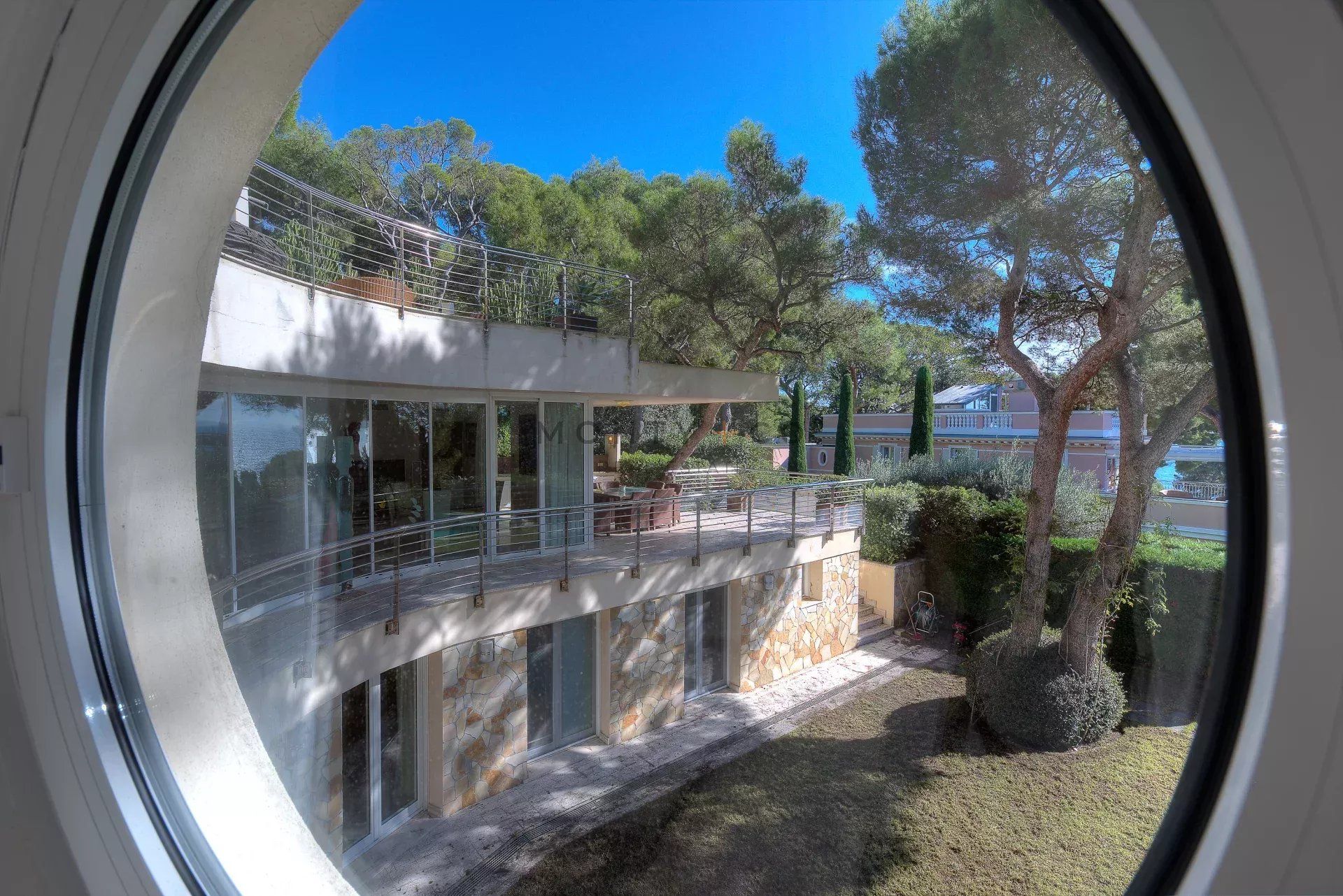 villa for sale on Saint-Jean-Cap-Ferrat (06230)