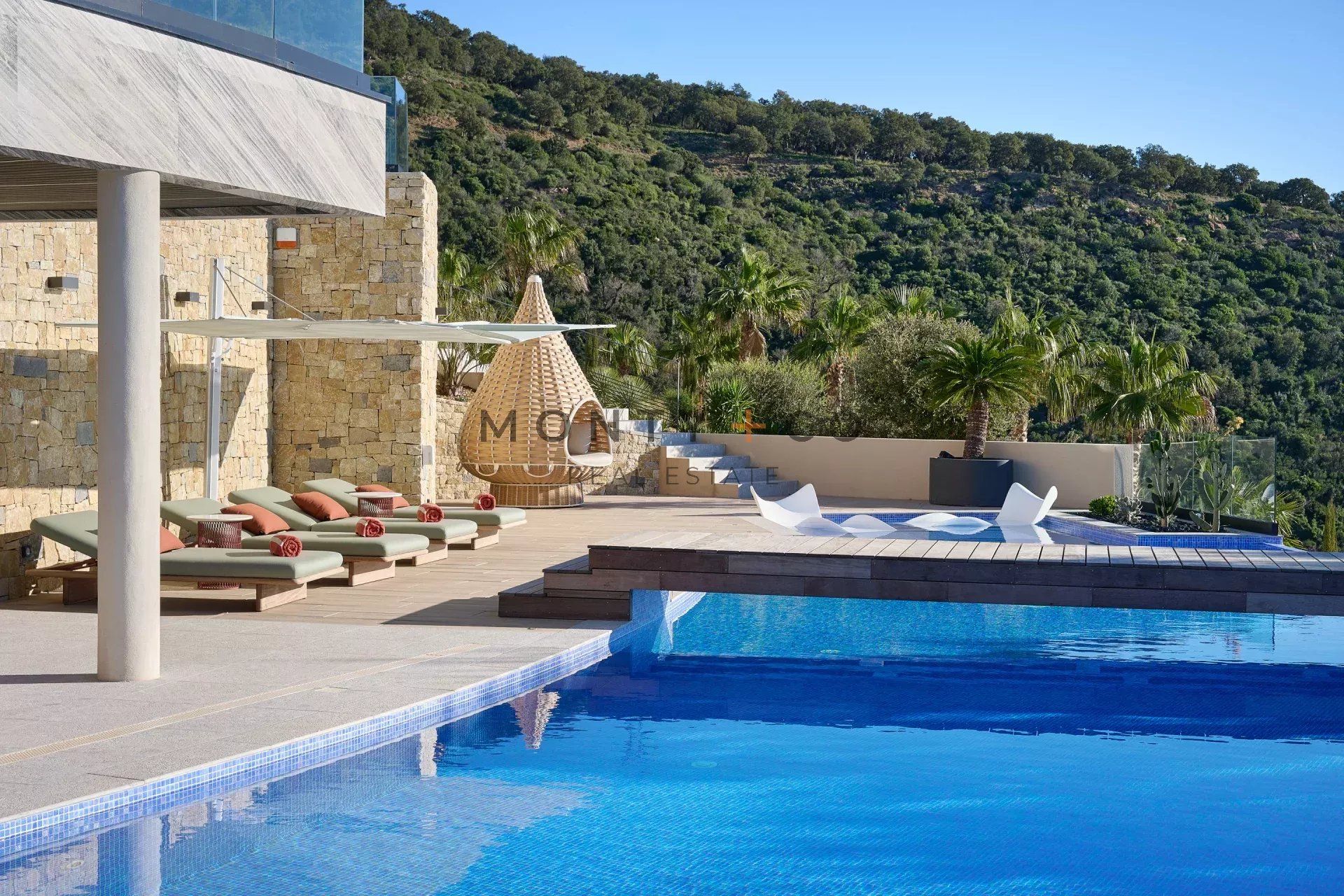 villa en location saisonnière sur Grimaud (83310)