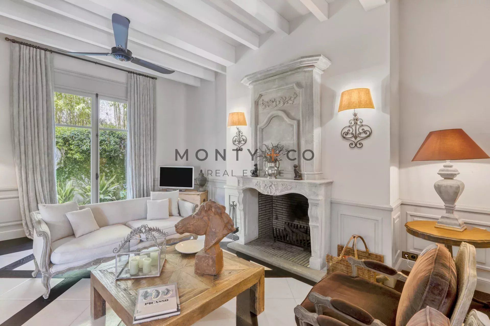 villa en location saisonnière sur Antibes (06160)