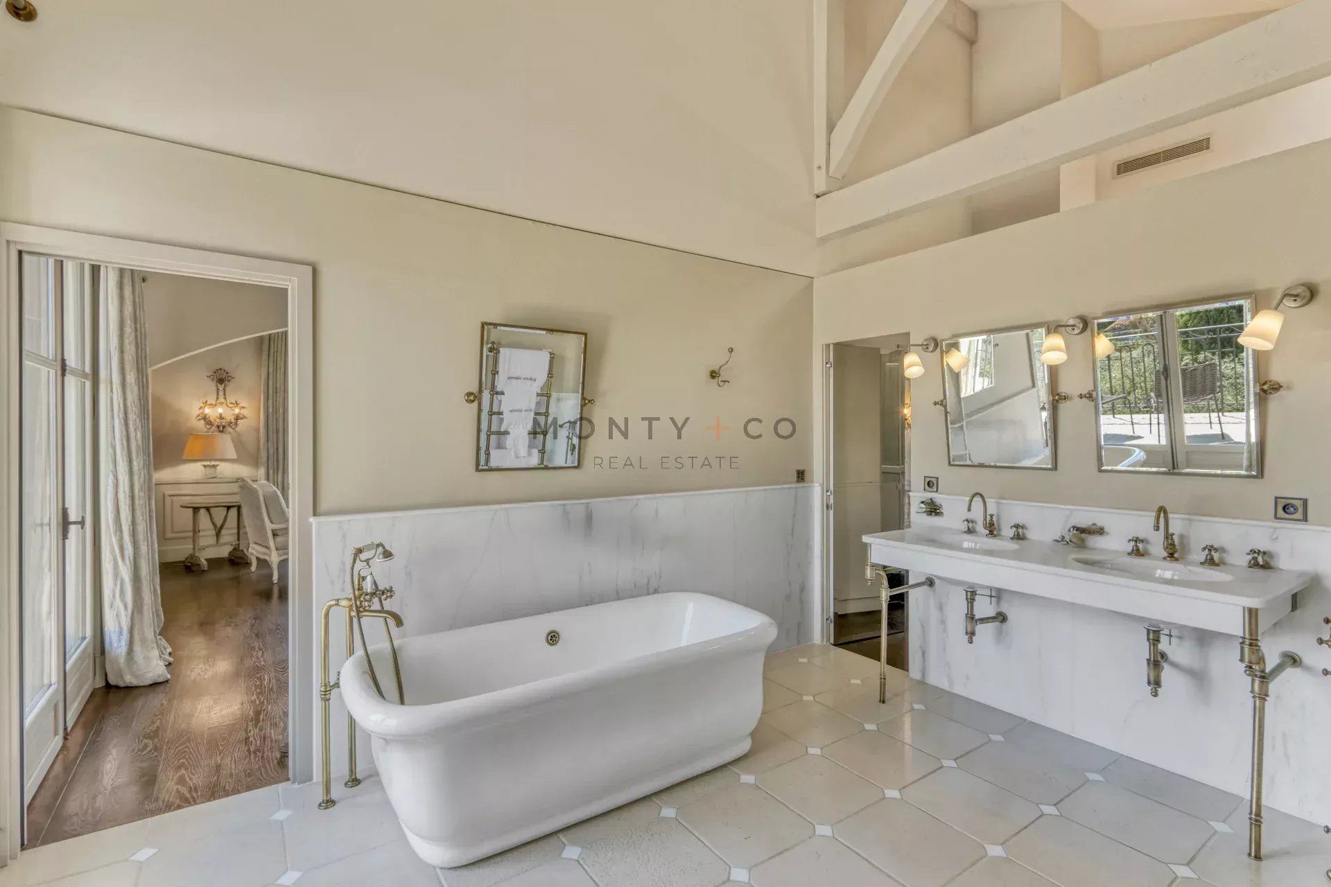 villa en location saisonnière sur Antibes (06160)