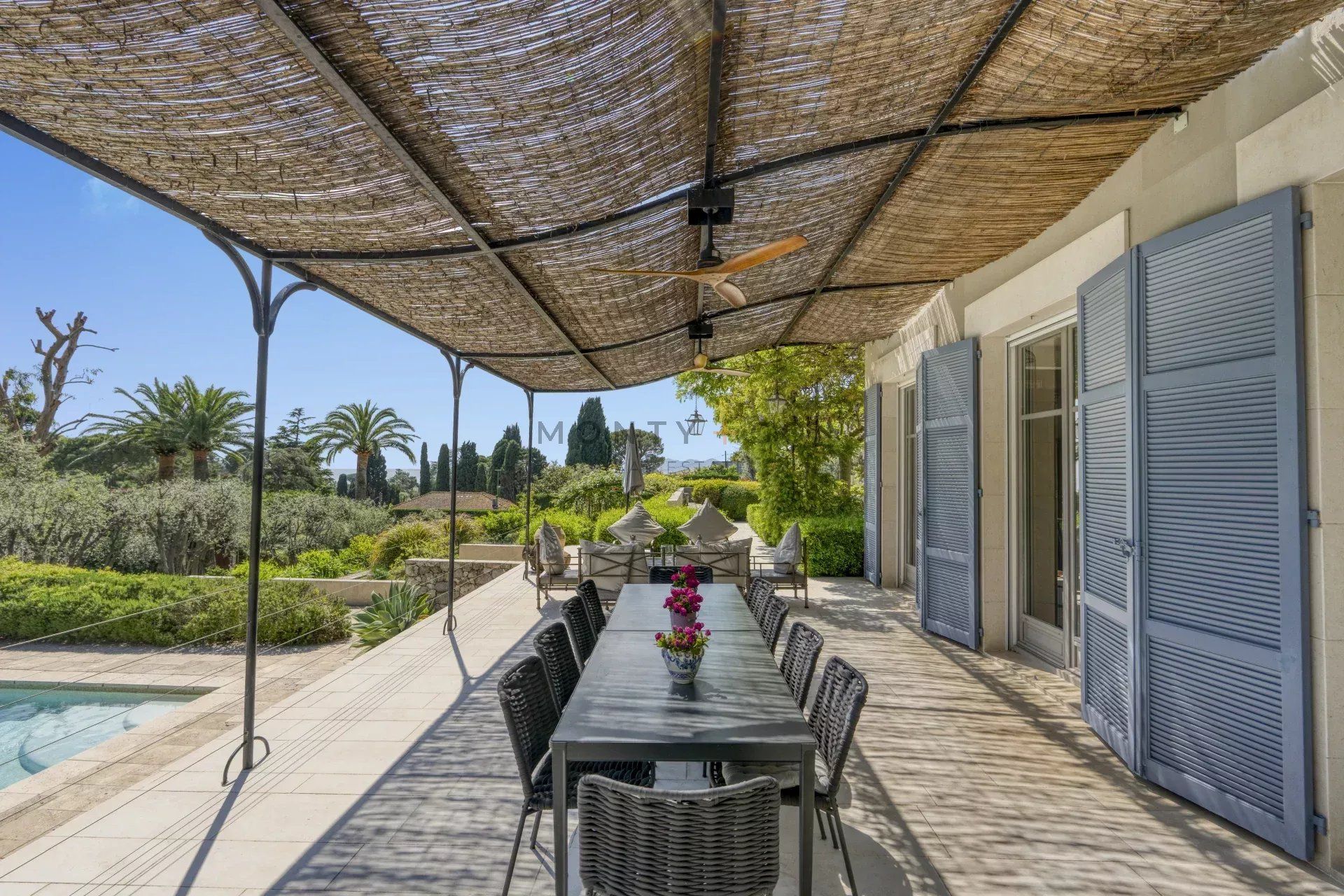 villa for sale on Antibes (06160)
