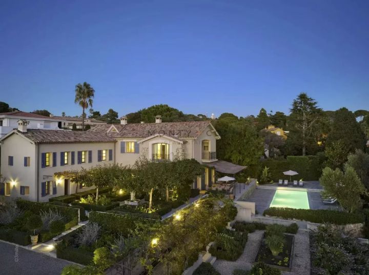 Vente Villa Antibes 600&nbsp;m²