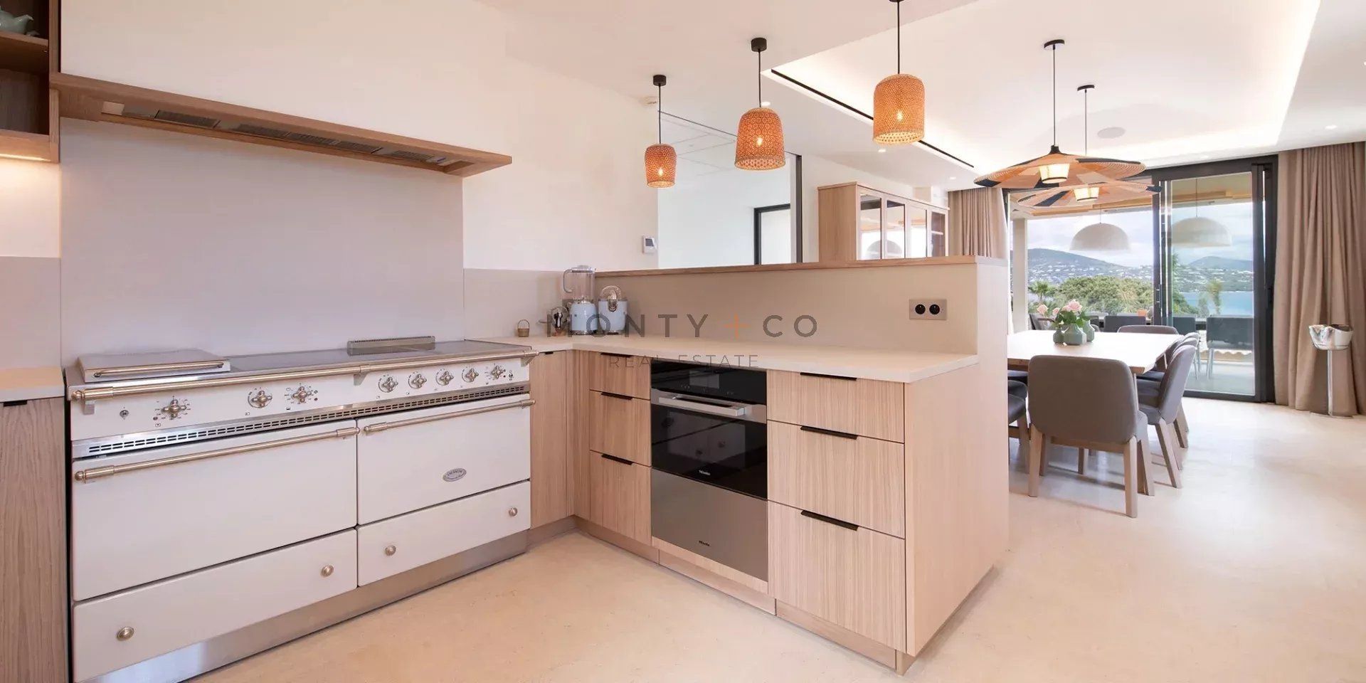villa en location saisonnière sur Gassin (83580)