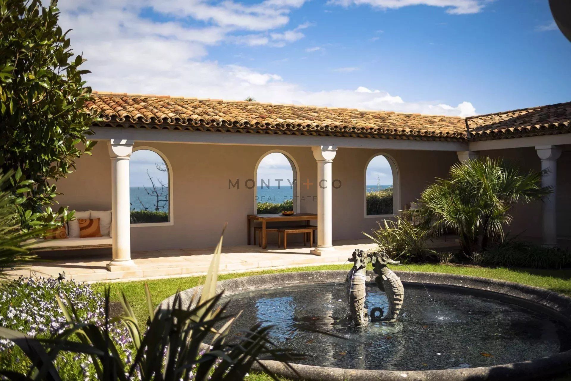 villa en location saisonnière sur Saint-Tropez (83990)