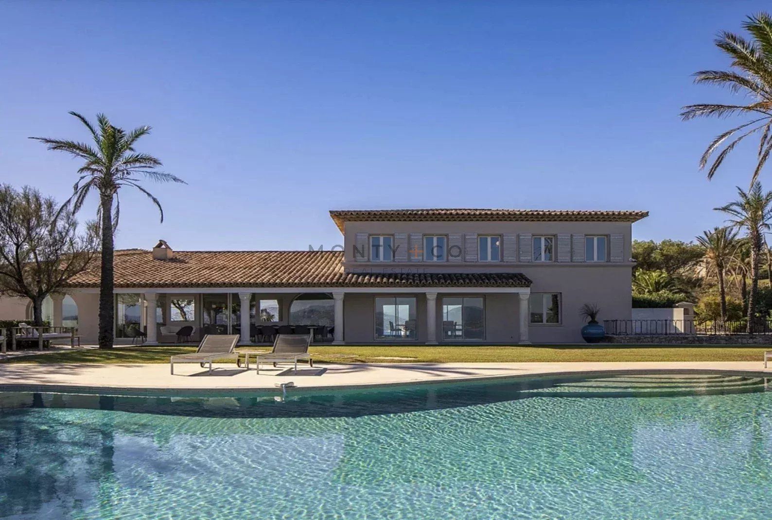 villa en location saisonnière sur Saint-Tropez (83990)