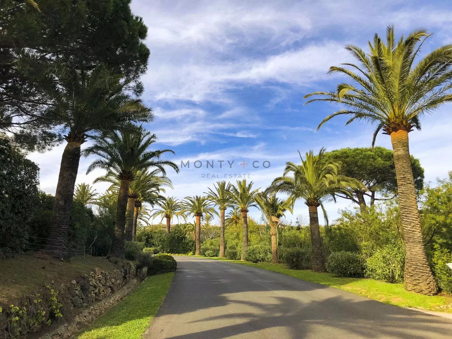 villa en location saisonnière sur Saint-Tropez (83990)