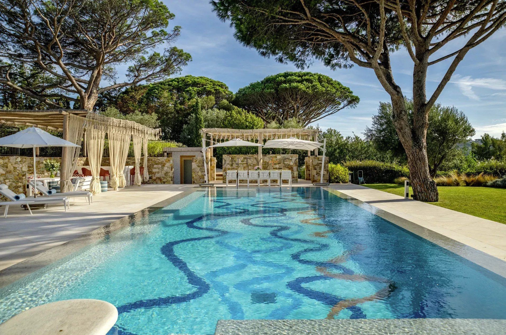 villa en location saisonnière sur Saint-Tropez (83990)