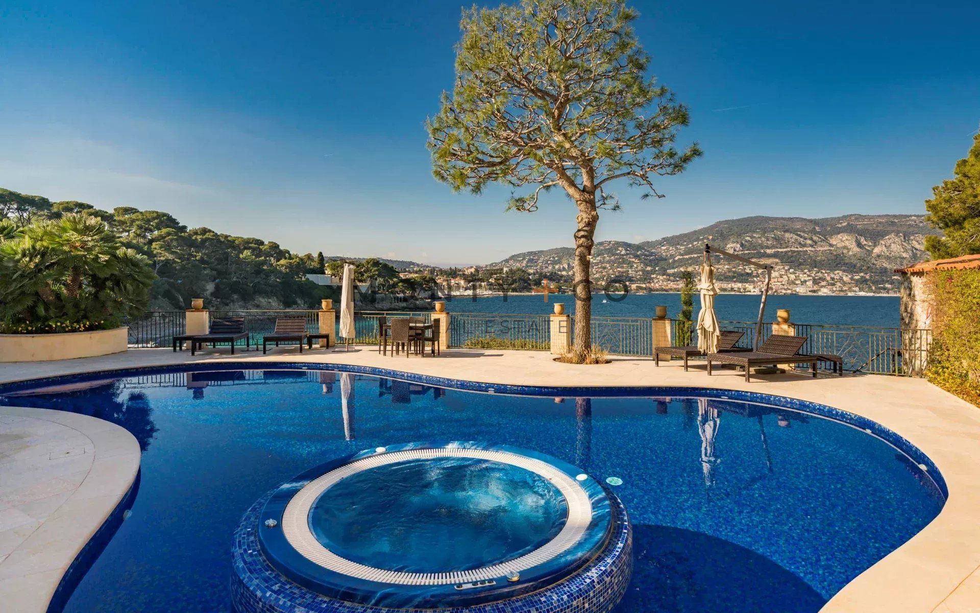 villa en location saisonnière sur Saint-Jean-Cap-Ferrat (06230)