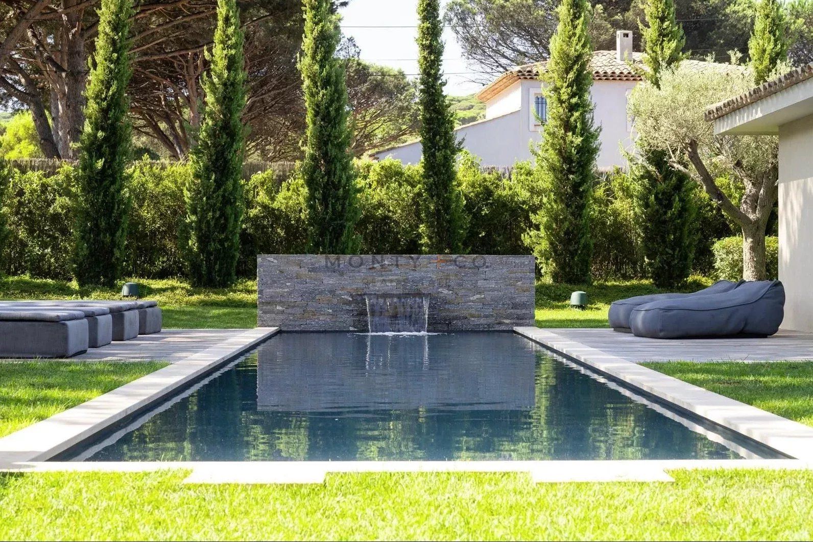 villa en location saisonnière sur Saint-Tropez (83990)