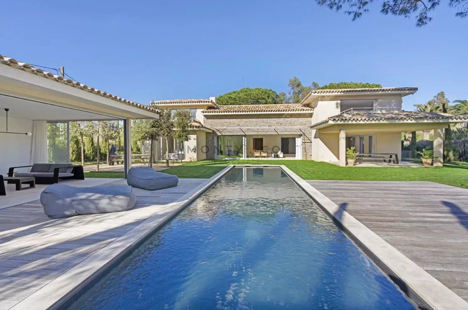 villa en location saisonnière sur Saint-Tropez (83990)