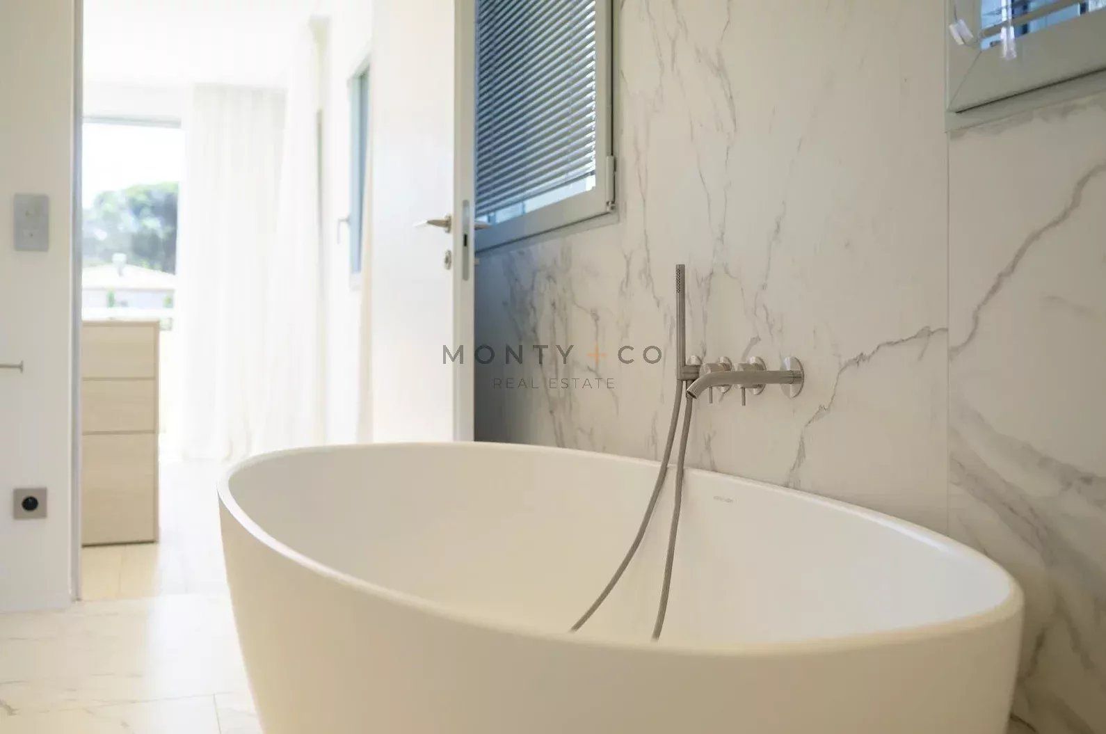 villa en location saisonnière sur Saint-Tropez (83990)