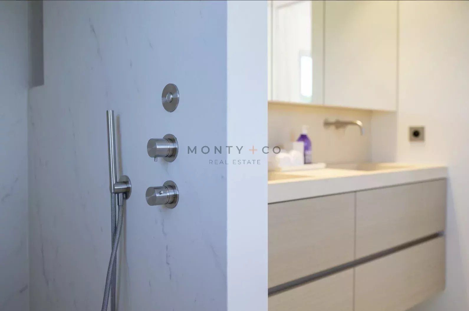 villa en location saisonnière sur Saint-Tropez (83990)