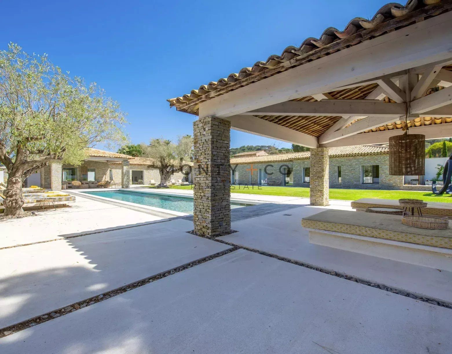 villa en location saisonnière sur Saint-Tropez (83990)