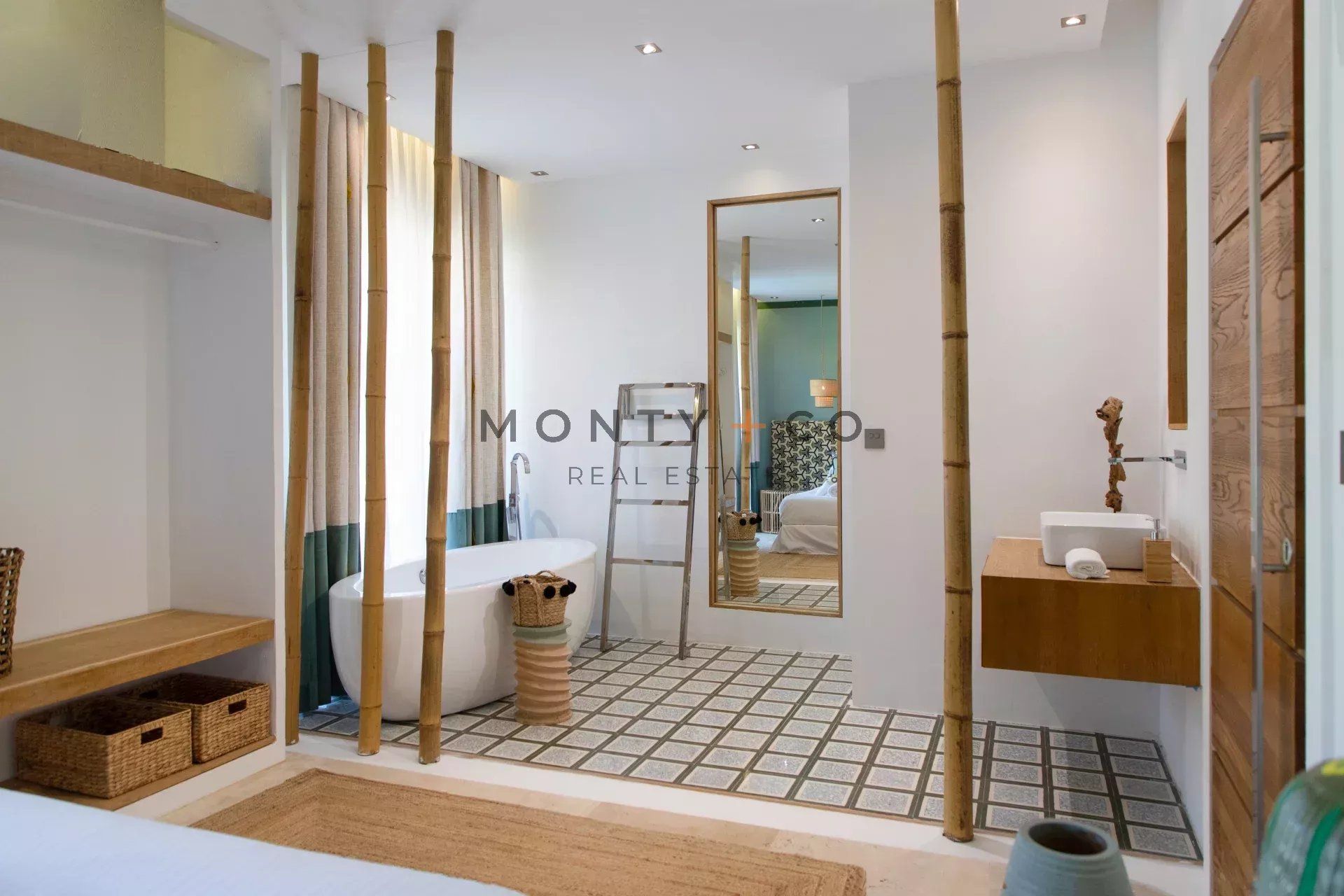 villa en location saisonnière sur Saint-Tropez (83990)