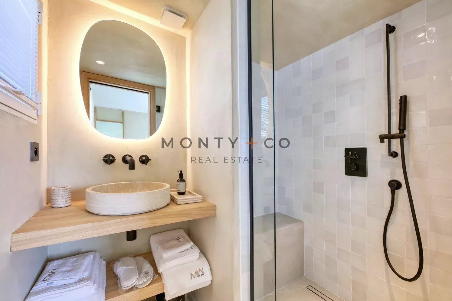 villa for seasonal rent on Grimaud (83310)