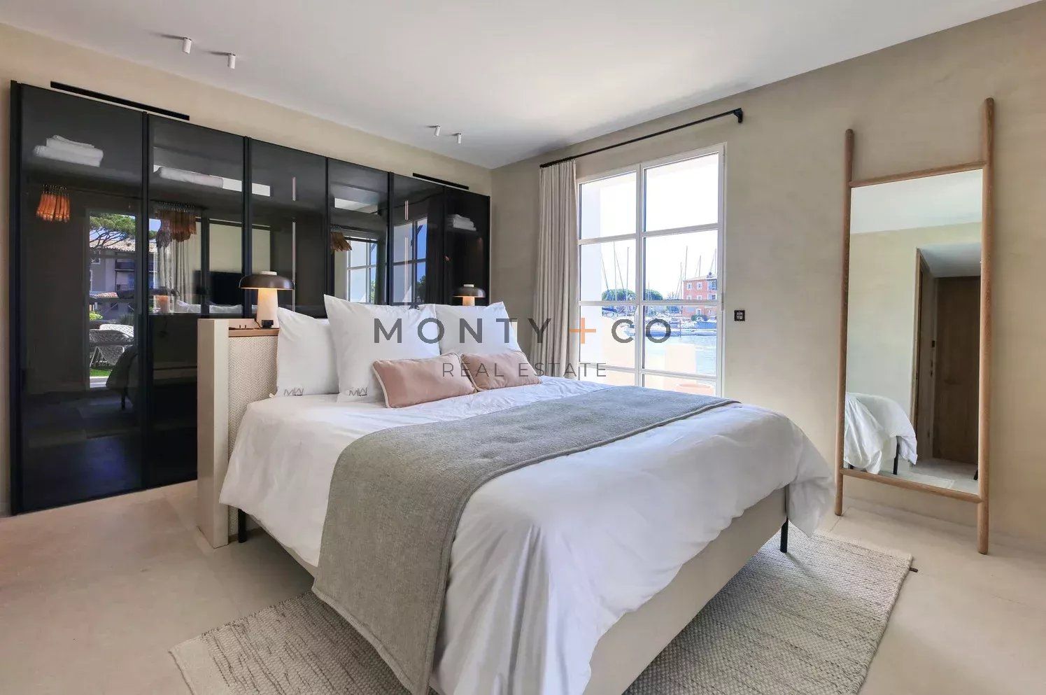 villa for seasonal rent on Grimaud (83310)