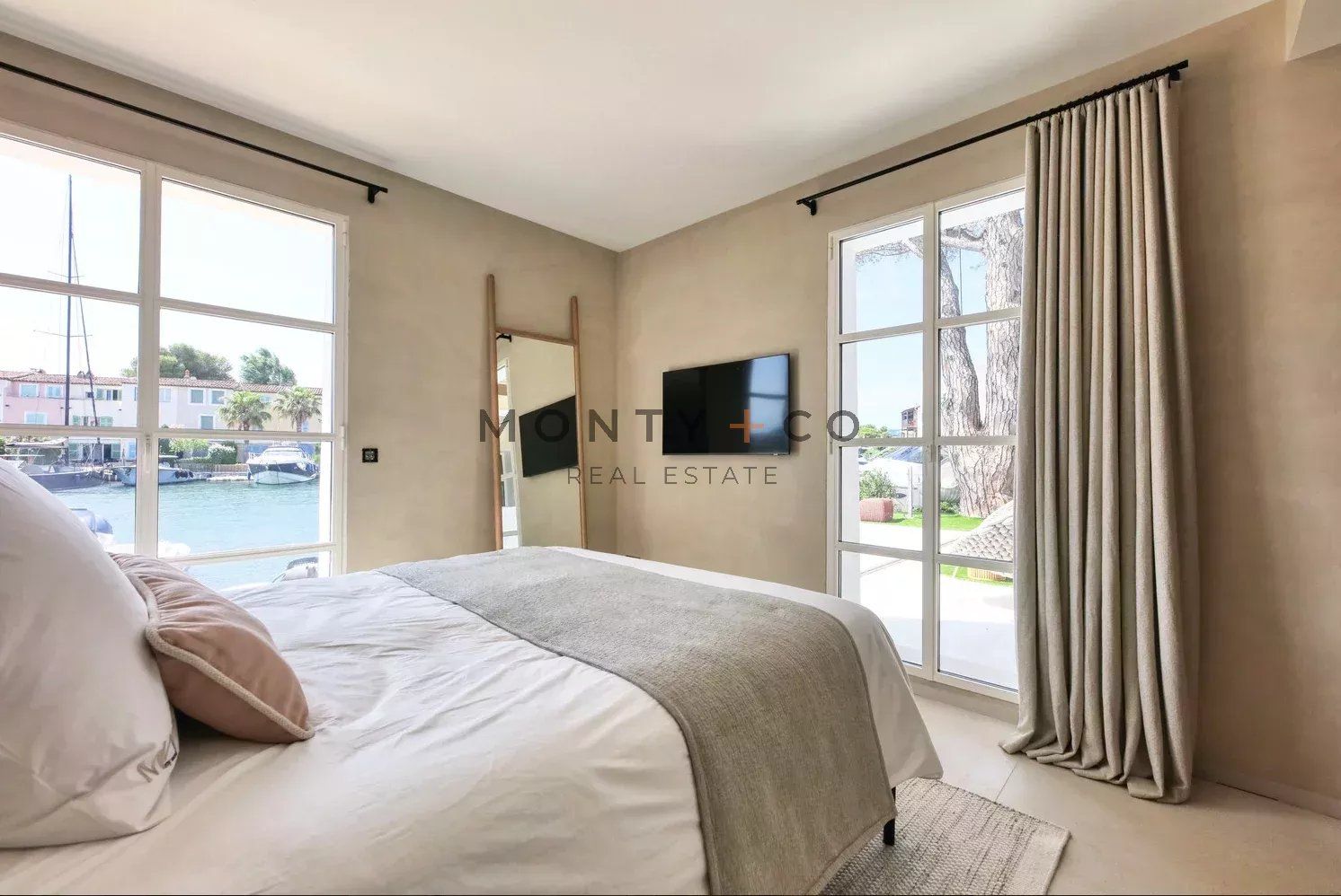 villa for seasonal rent on Grimaud (83310)